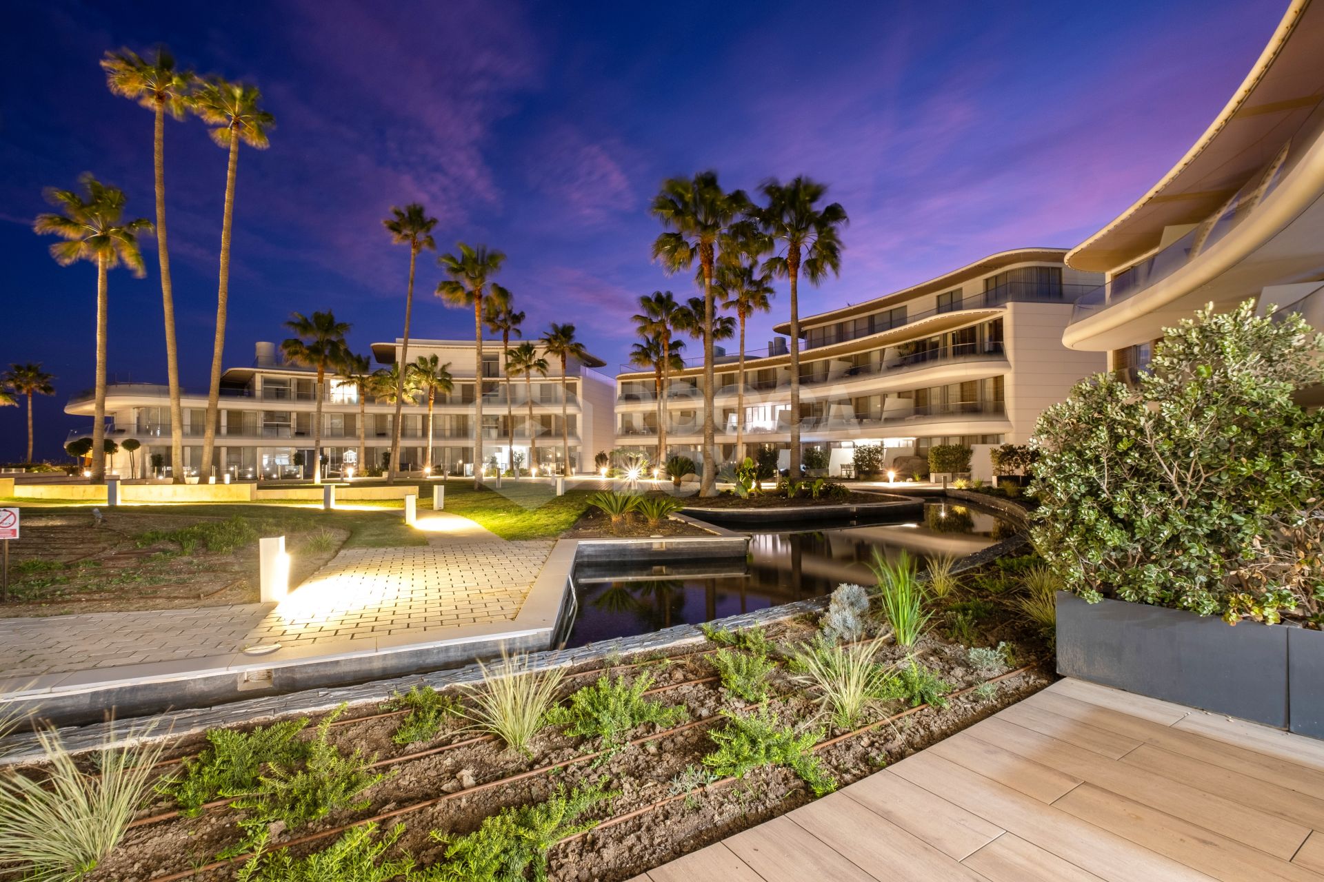 Frontline Beach Luxury Apartment With Terrace In The Edge, Estepona