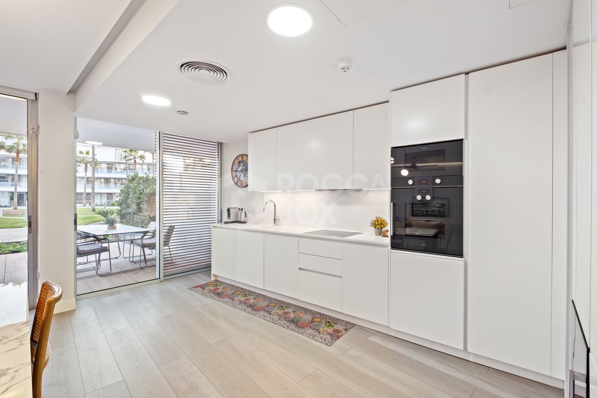 Frontline Beach Luxury Apartment With Terrace In The Edge, Estepona