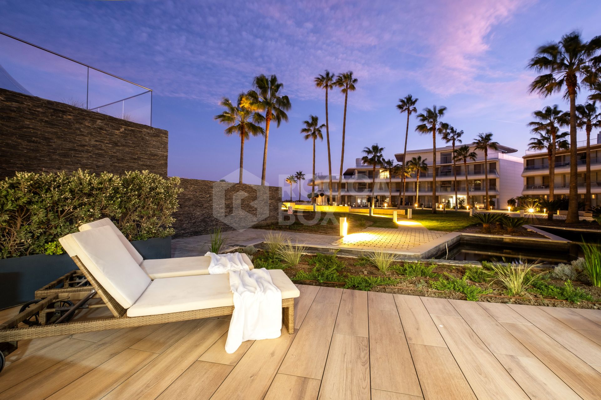 Frontline Beach Luxury Apartment With Terrace In The Edge, Estepona