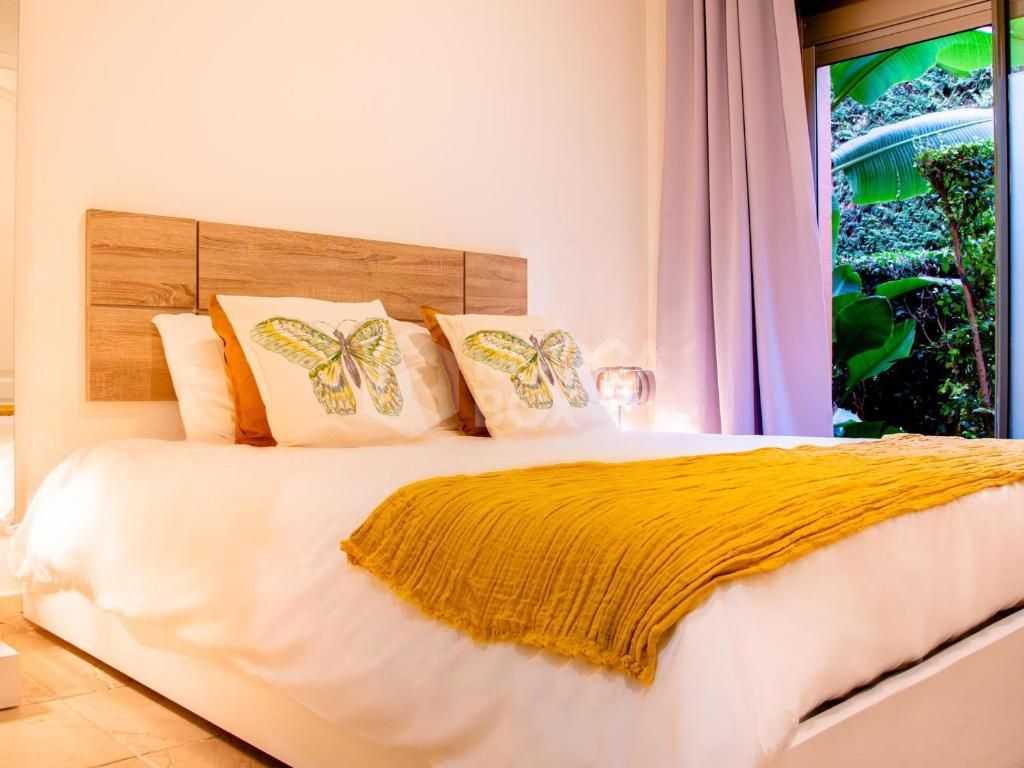 Ground-Floor Residence with Private Garden in the Exclusive Benatalaya Community, Estepona