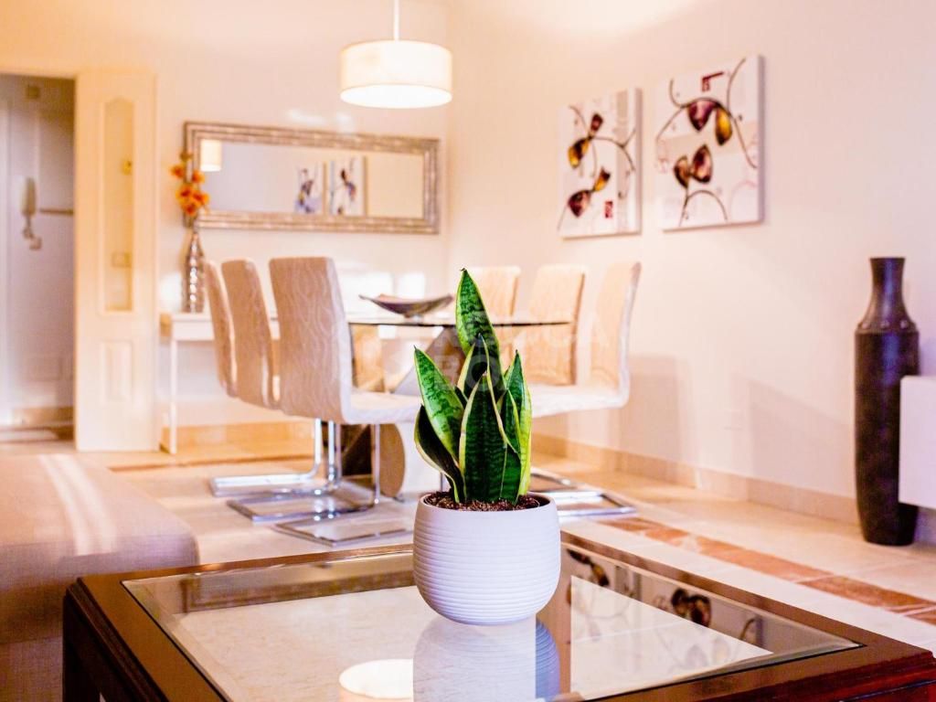 Ground-Floor Residence with Private Garden in the Exclusive Benatalaya Community, Estepona