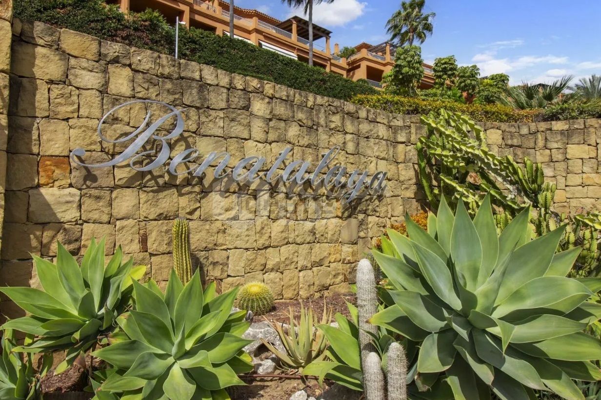 Ground-Floor Residence with Private Garden in the Exclusive Benatalaya Community, Estepona