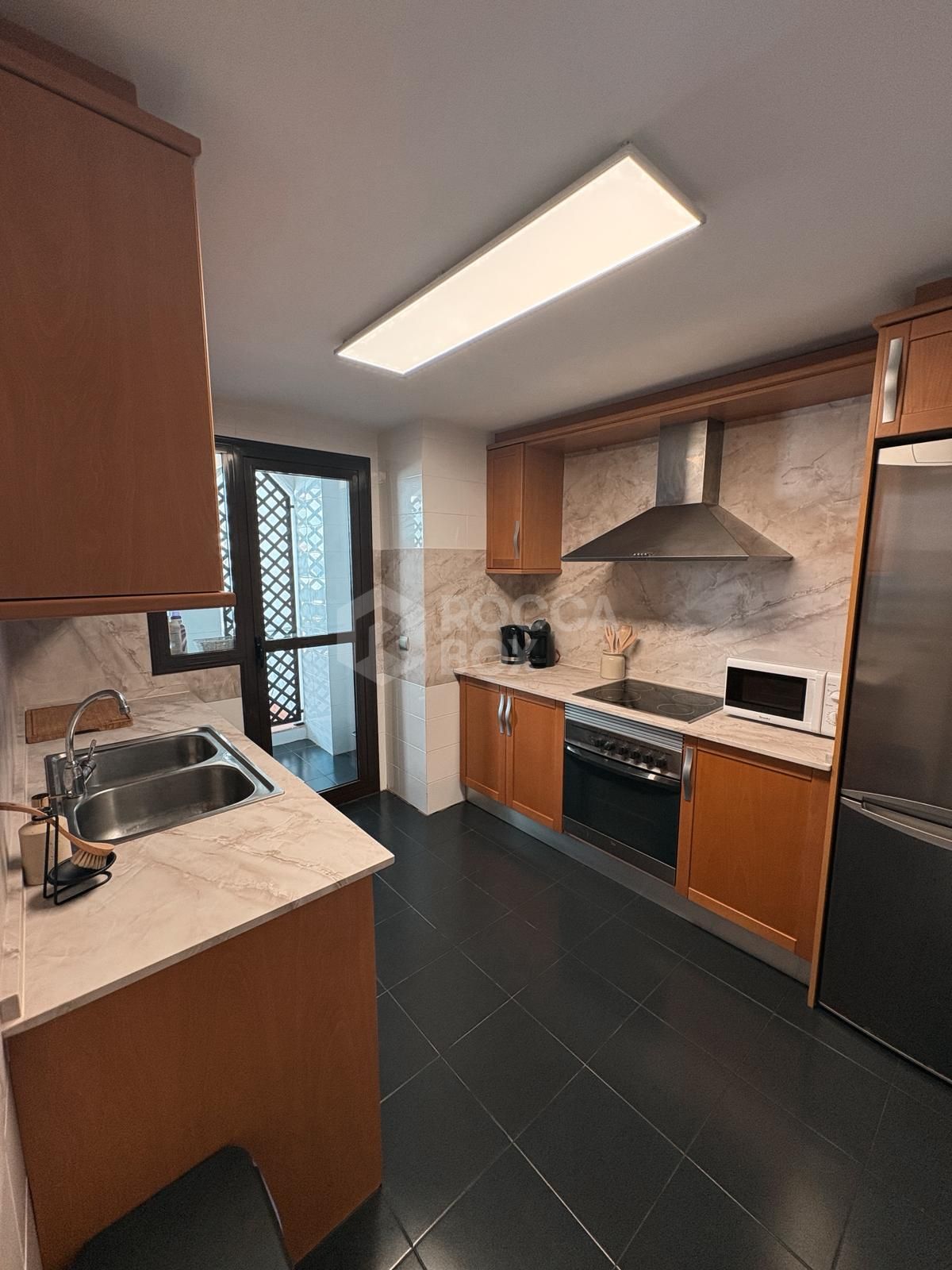 BEAUTIFUL 2 BED APARTMENT, LA CONCHA RESINA GOLF, ESTEPONA