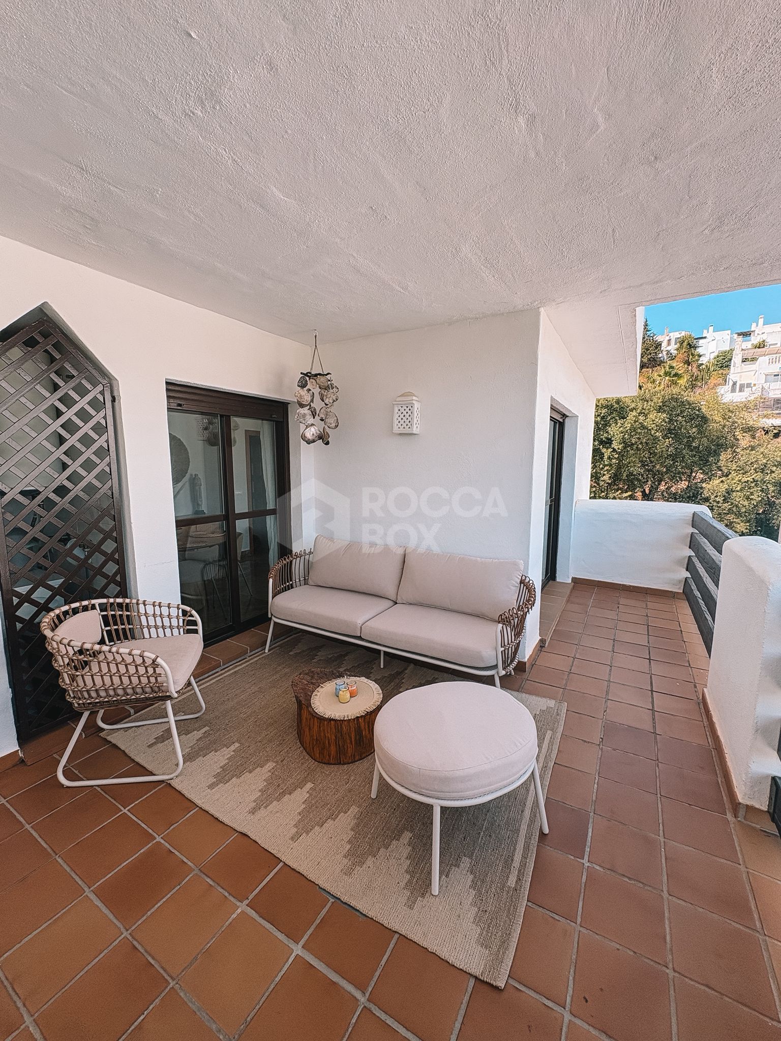 BEAUTIFUL 2 BED APARTMENT, LA CONCHA RESINA GOLF, ESTEPONA