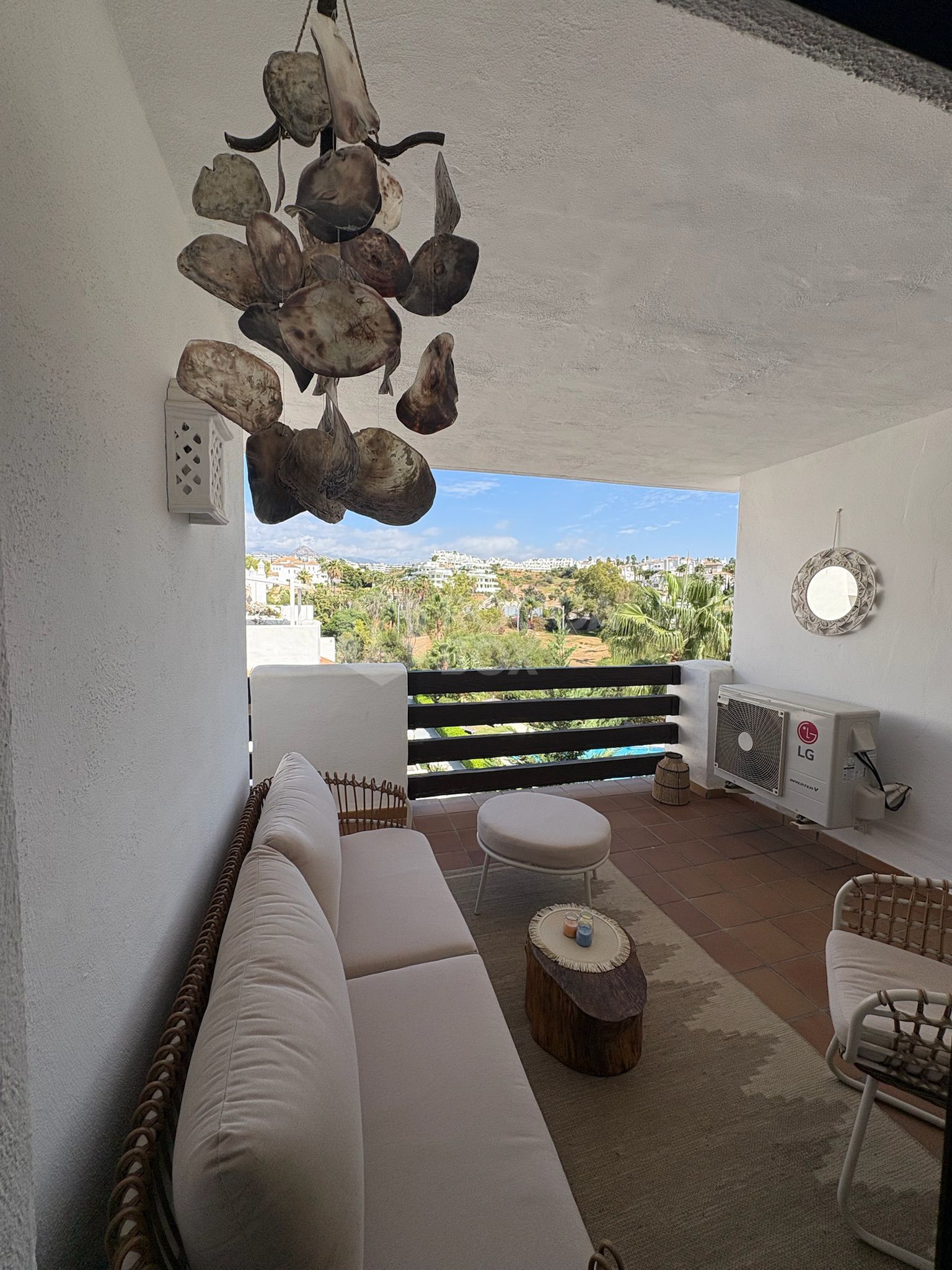 BEAUTIFUL 2 BED APARTMENT, LA CONCHA RESINA GOLF, ESTEPONA