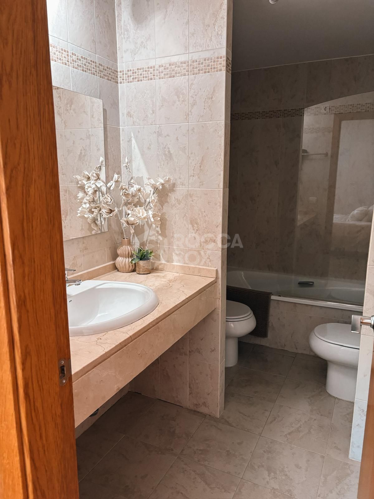 BEAUTIFUL 2 BED APARTMENT, LA CONCHA RESINA GOLF, ESTEPONA