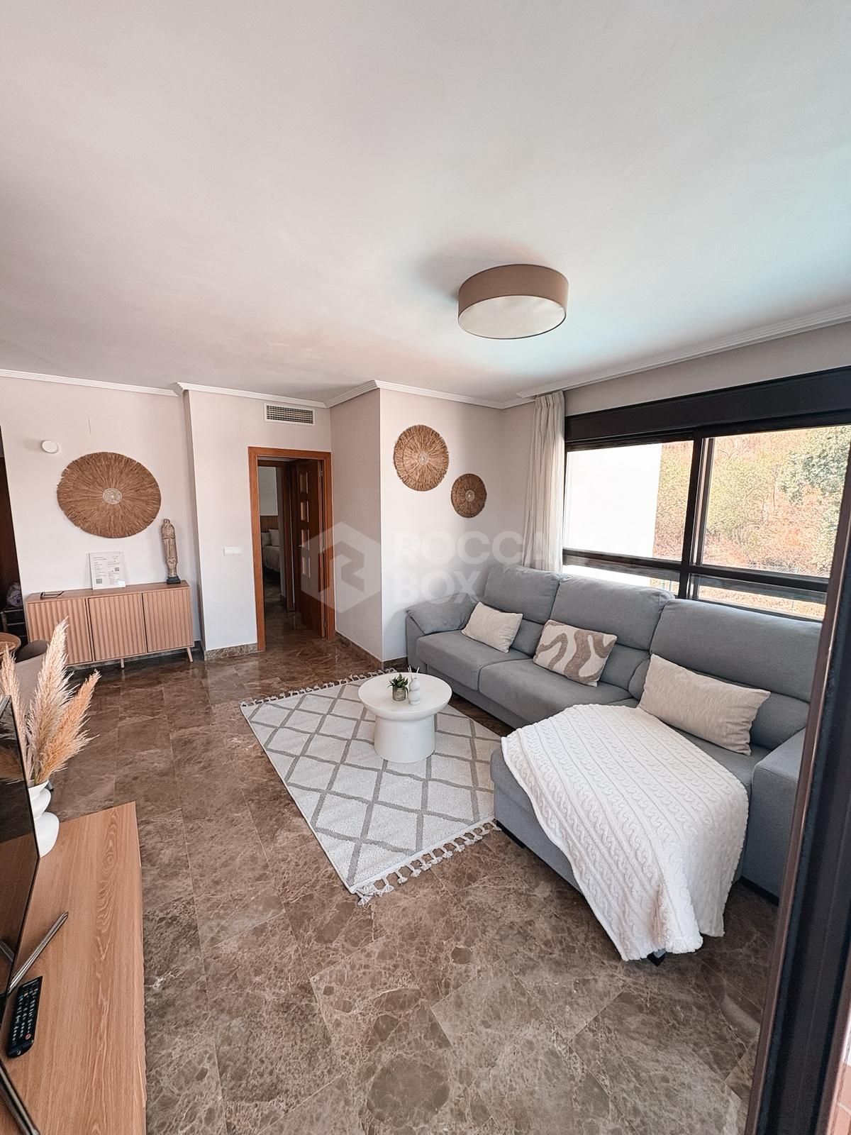 BEAUTIFUL 2 BED APARTMENT, LA CONCHA RESINA GOLF, ESTEPONA