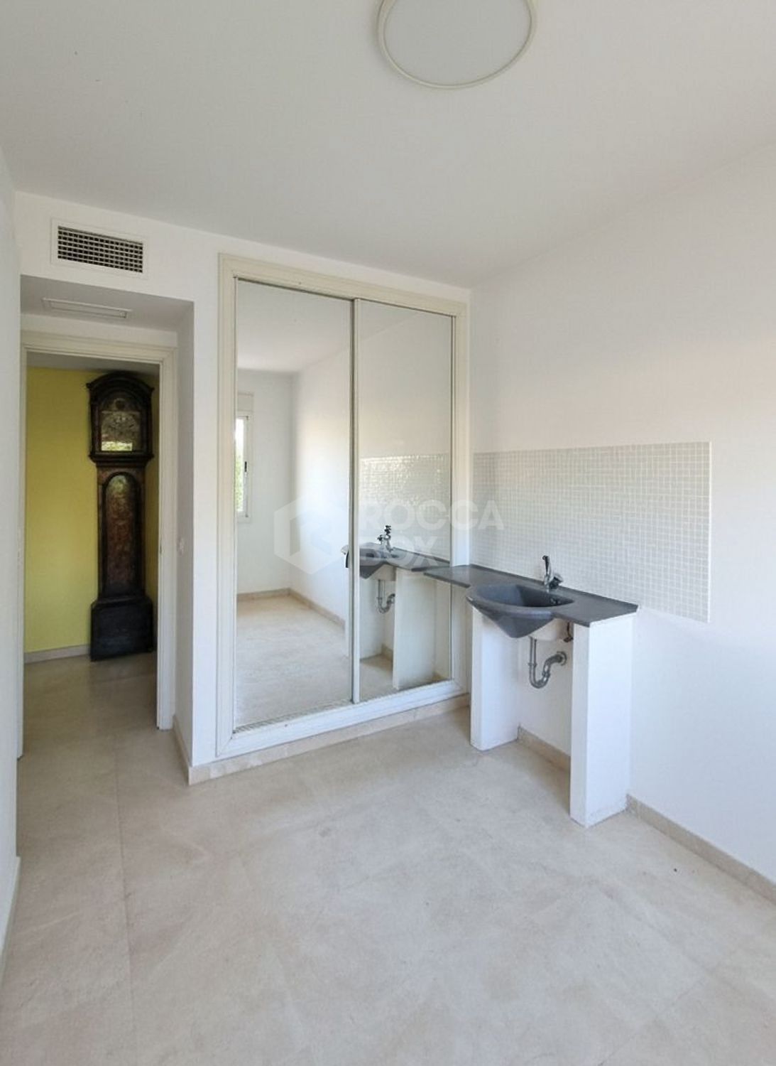 Elegant Sea-View Apartment in Bellavista Hill