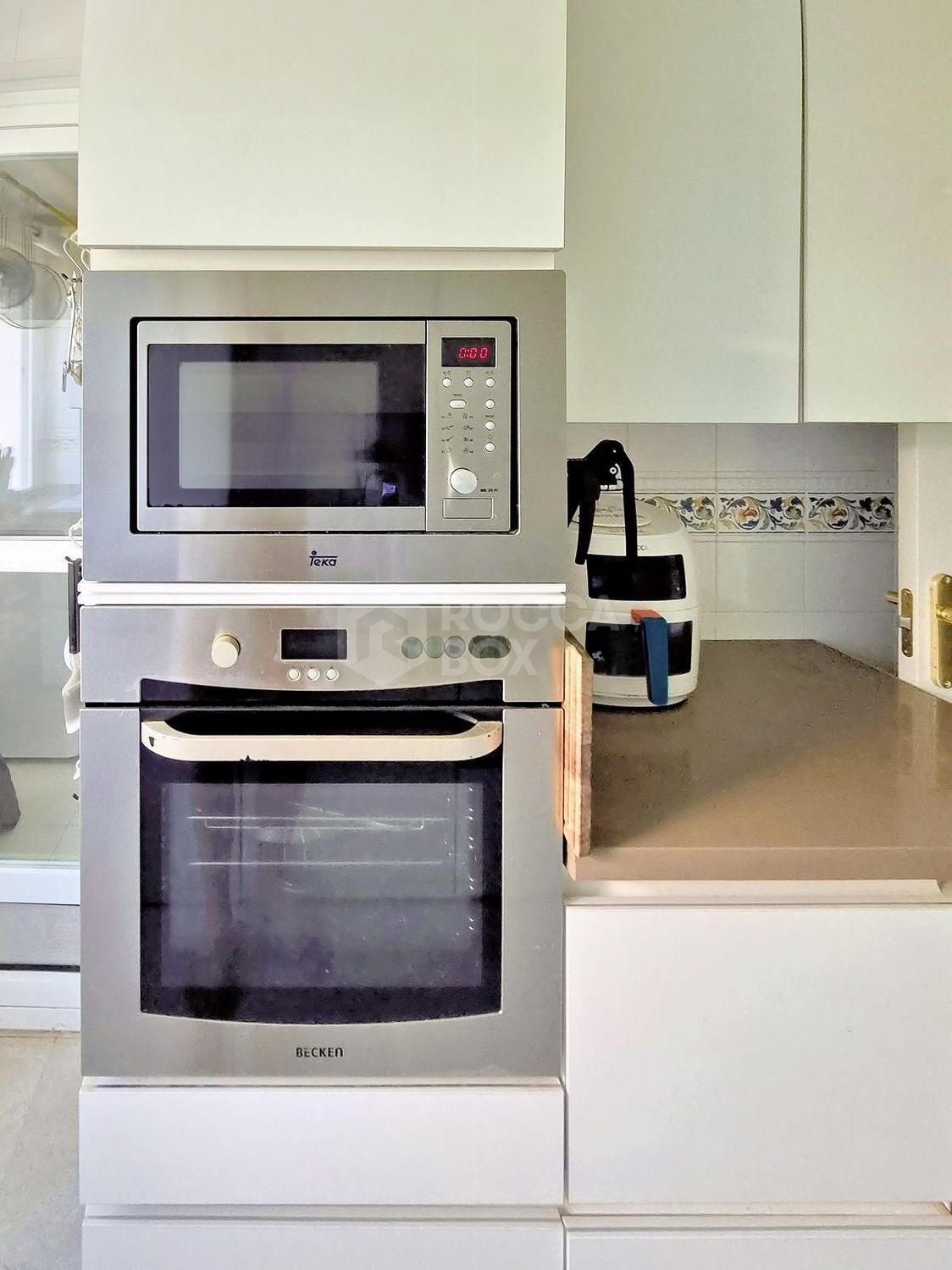 Elegant Sea-View Apartment in Bellavista Hill