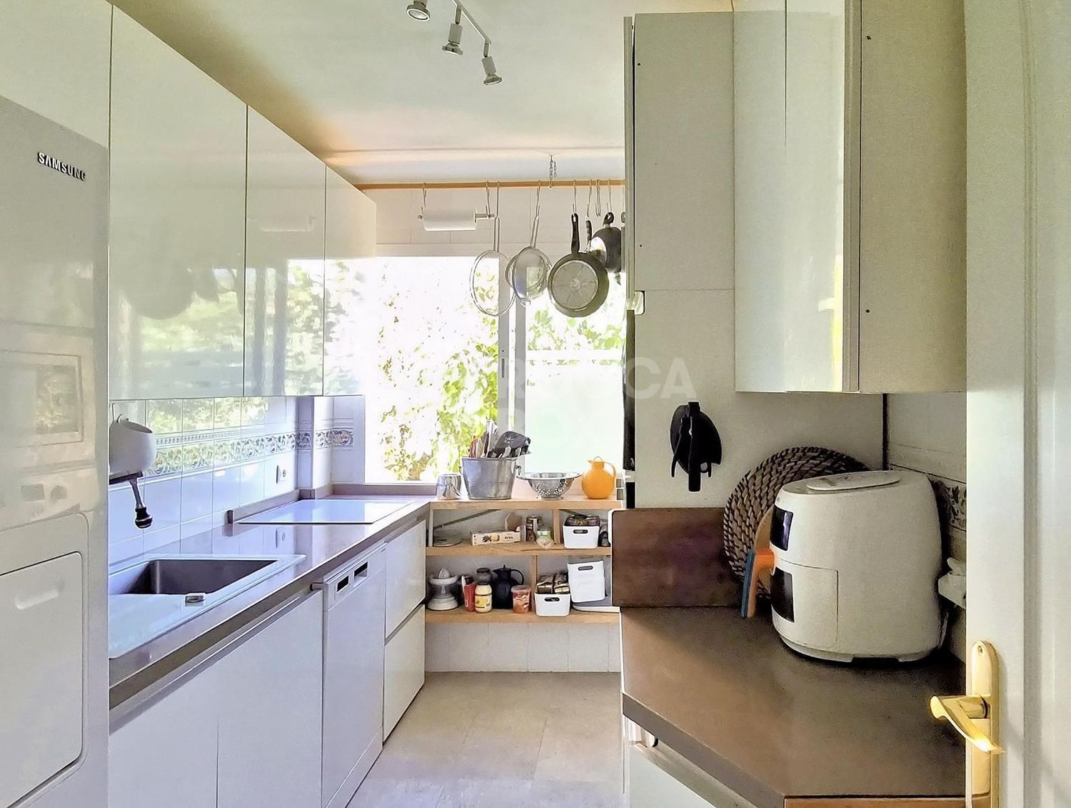 Elegant Sea-View Apartment in Bellavista Hill