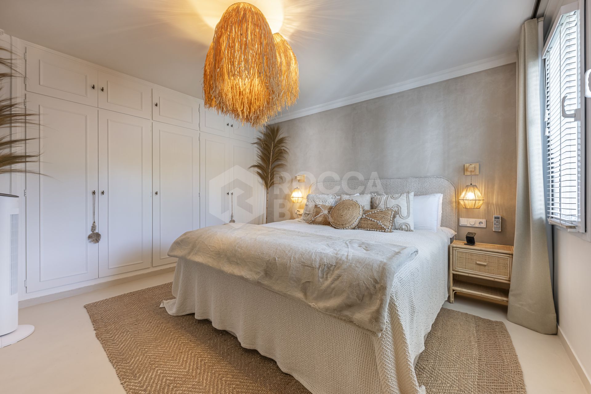 Modern Mediterranean Oasis in Prestigious Atalaya de Río Verde