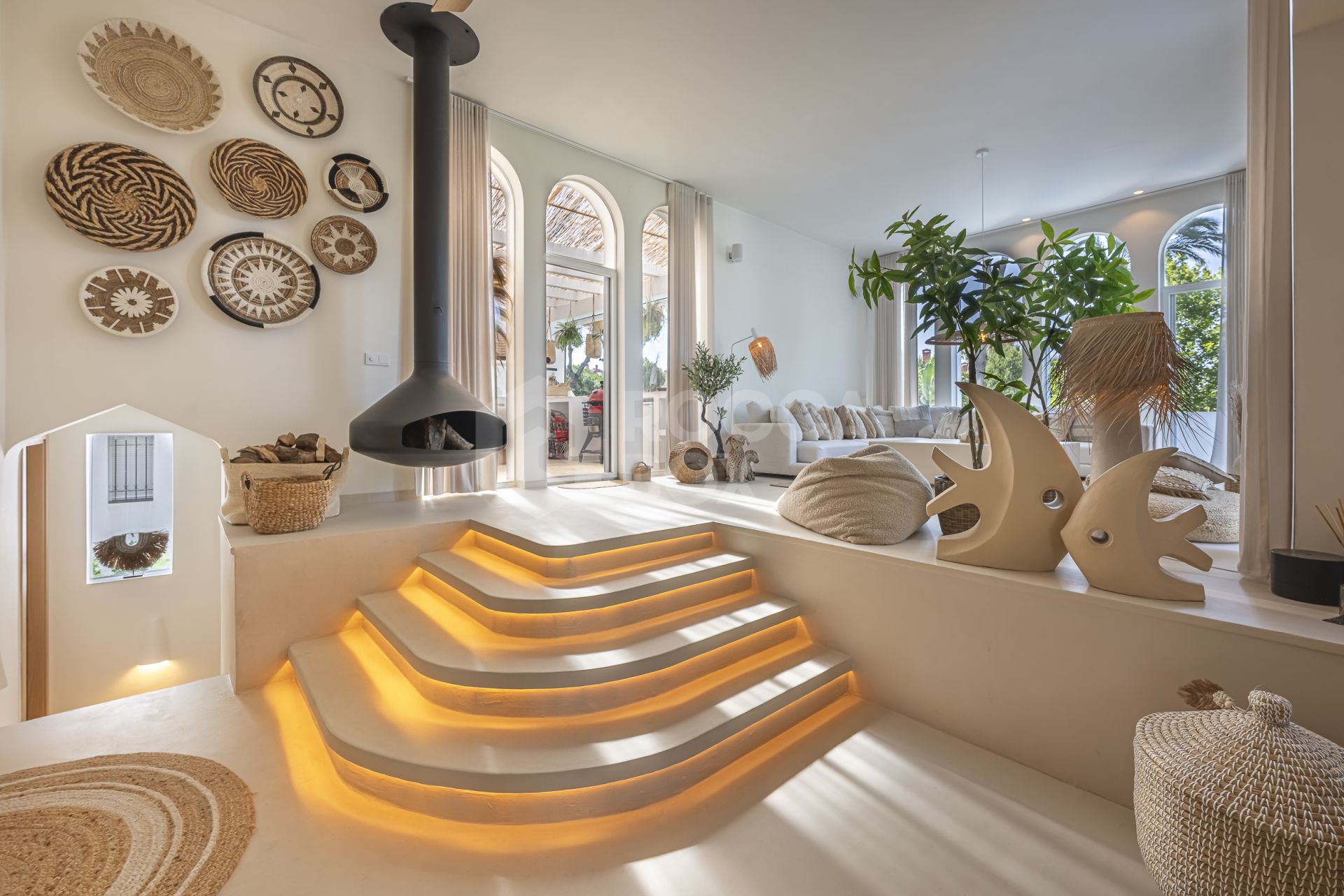 Modern Mediterranean Oasis in Prestigious Atalaya de Río Verde