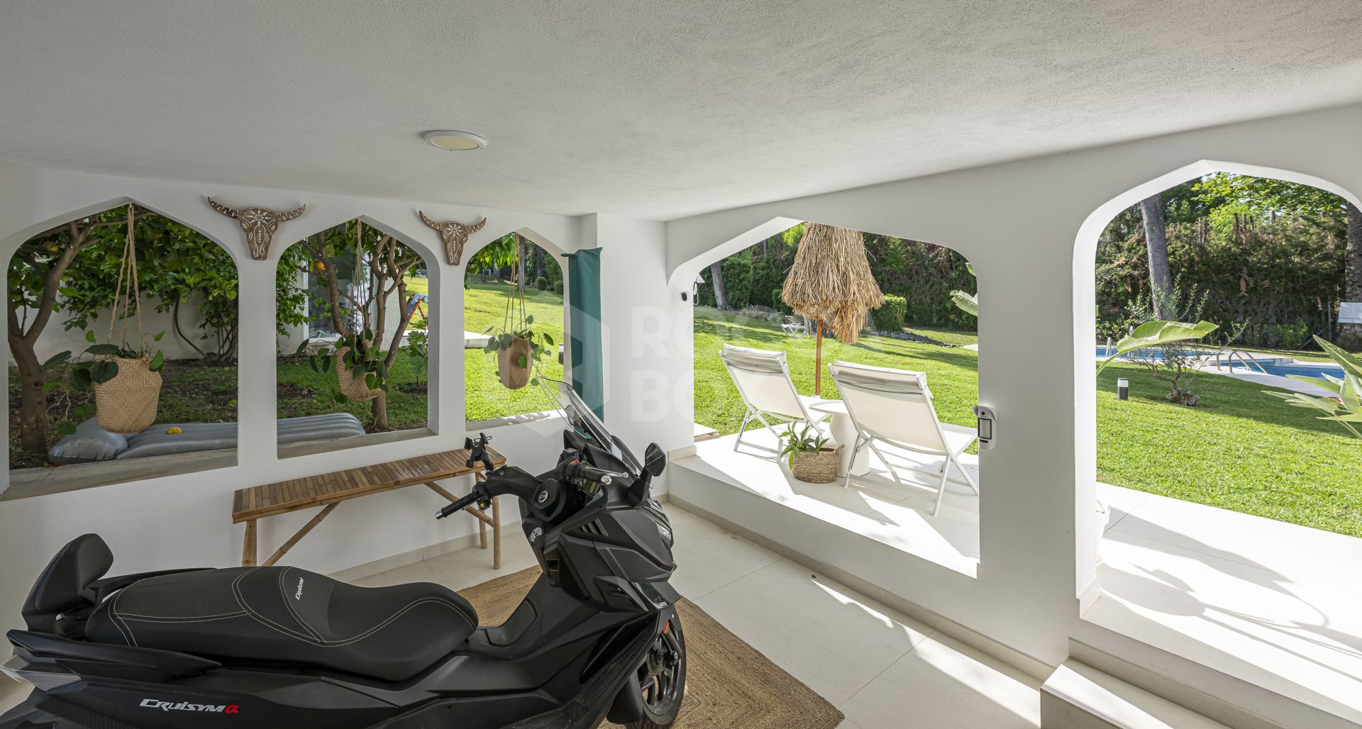 Modern Mediterranean Oasis in Prestigious Atalaya de Río Verde