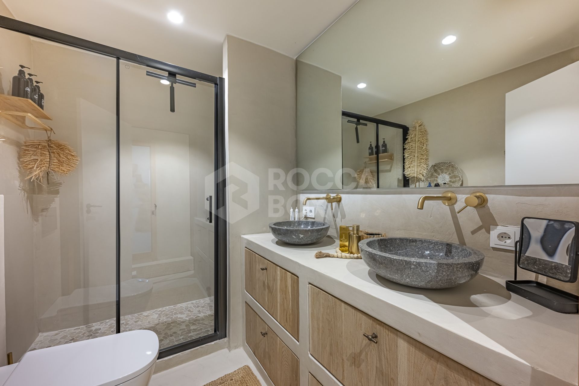 Modern Mediterranean Oasis in Prestigious Atalaya de Río Verde