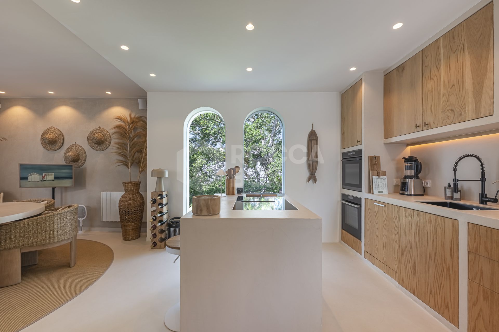 Modern Mediterranean Oasis in Prestigious Atalaya de Río Verde