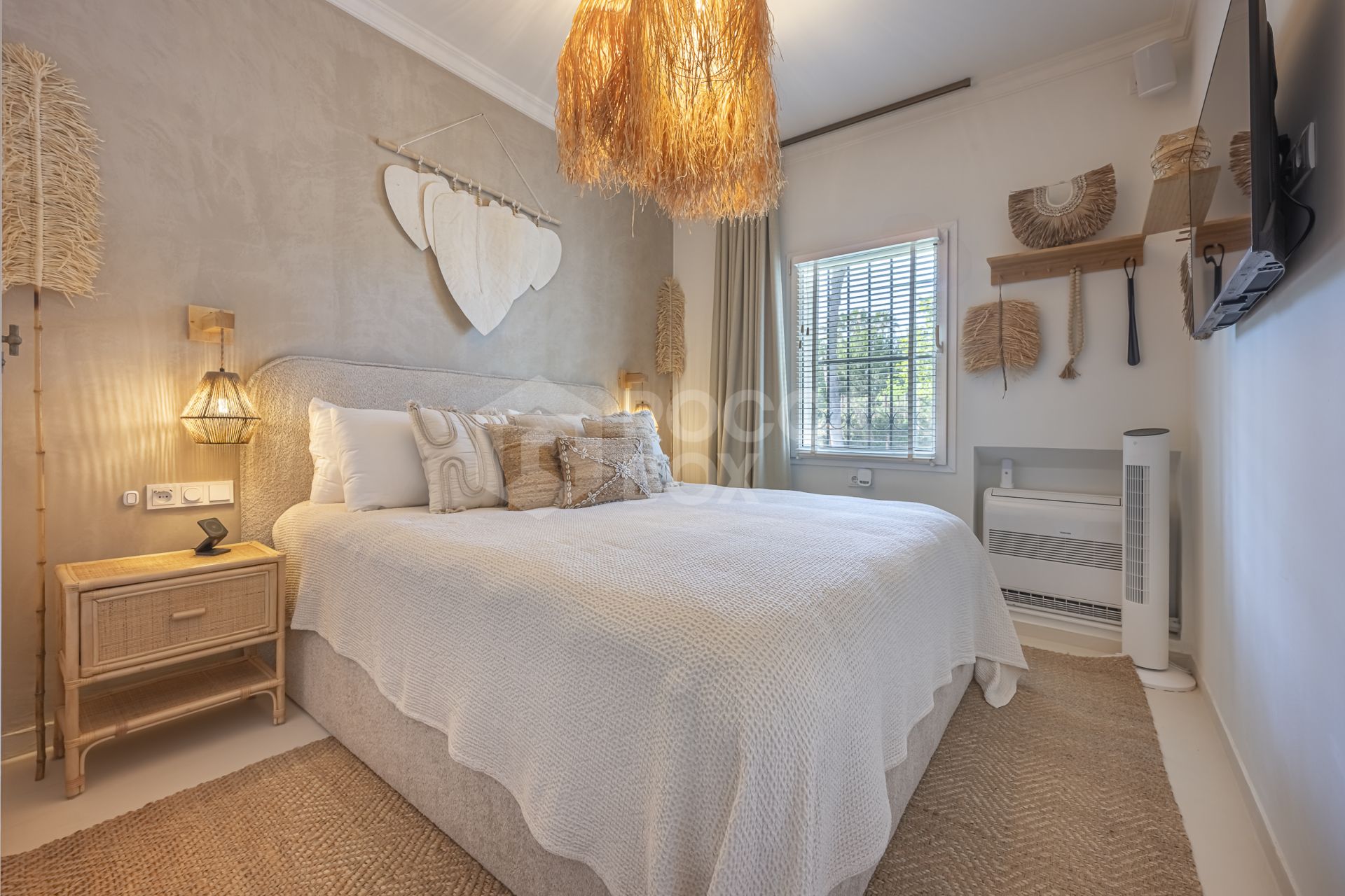 Modern Mediterranean Oasis in Prestigious Atalaya de Río Verde