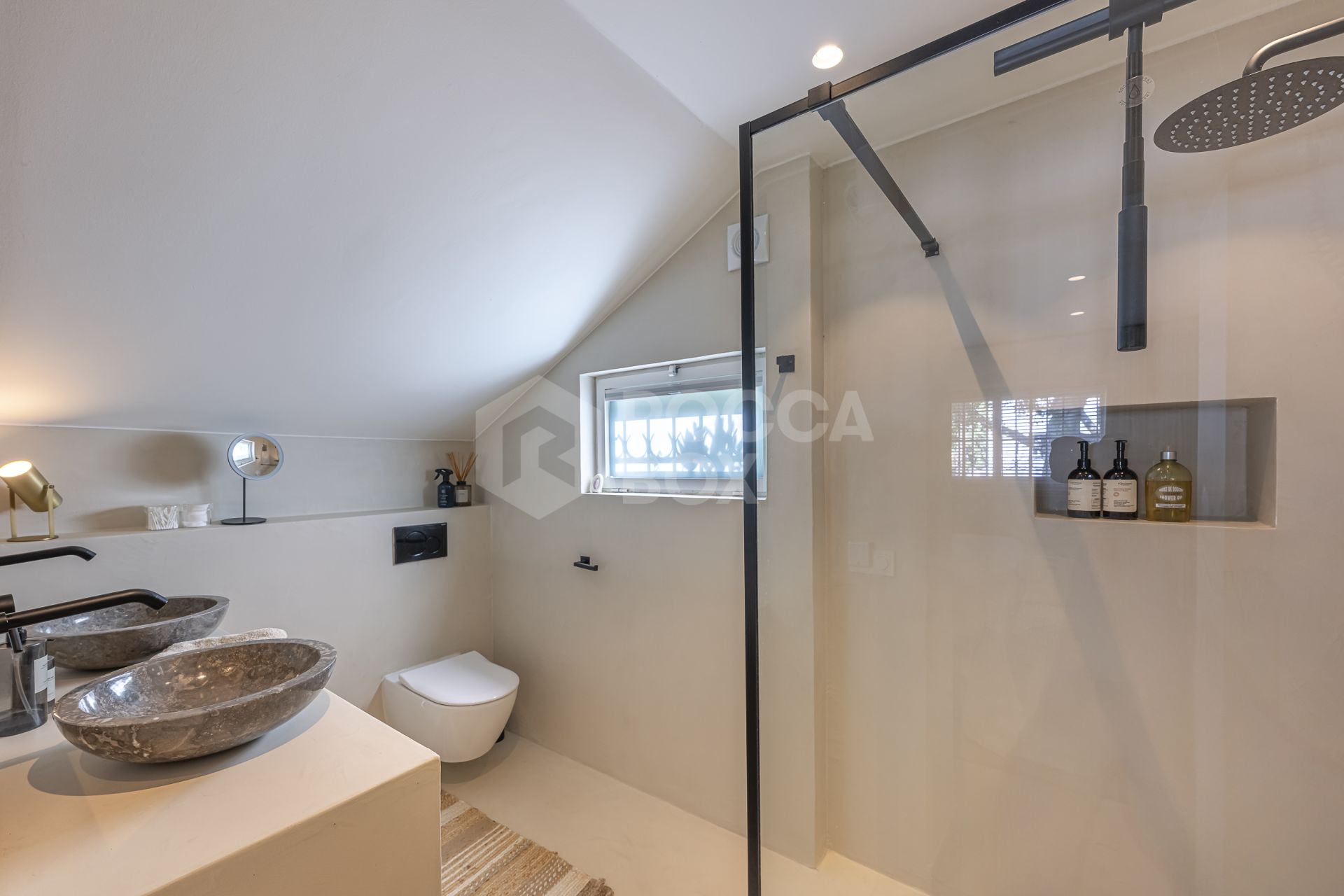 Modern Mediterranean Oasis in Prestigious Atalaya de Río Verde