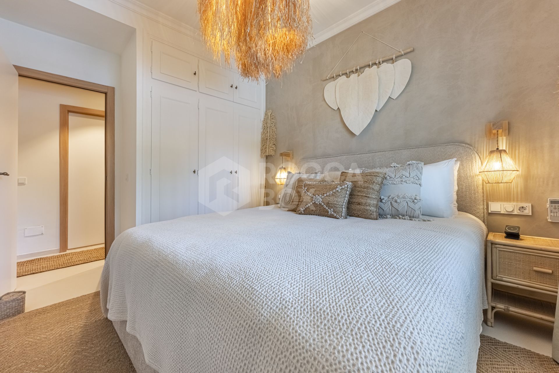 Modern Mediterranean Oasis in Prestigious Atalaya de Río Verde