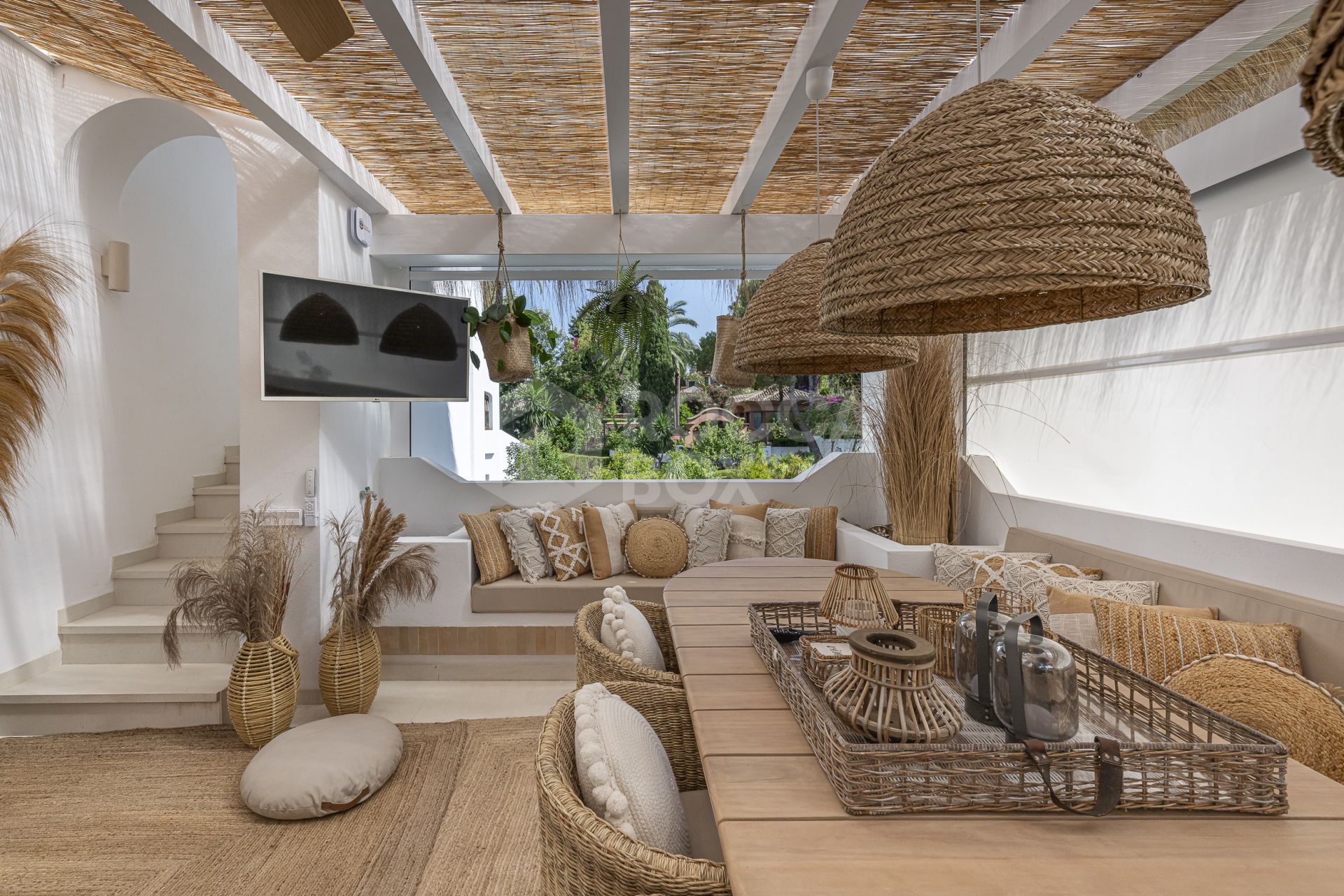 Modern Mediterranean Oasis in Prestigious Atalaya de Río Verde