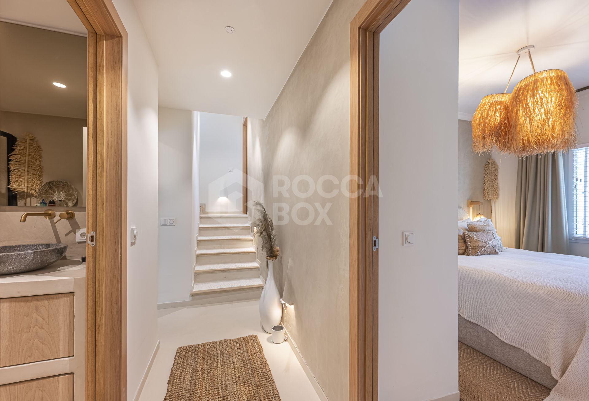 Modern Mediterranean Oasis in Prestigious Atalaya de Río Verde