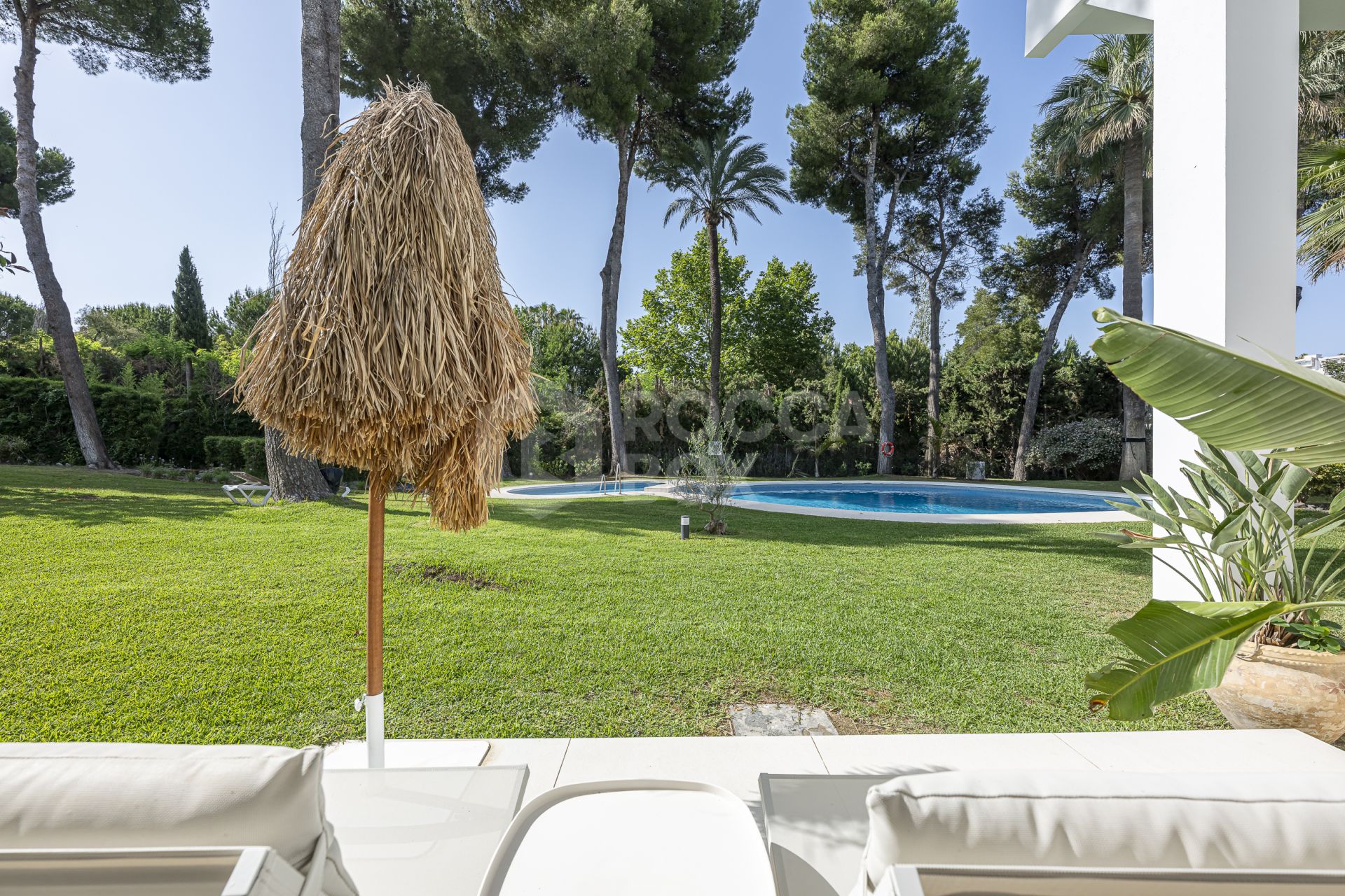 Modern Mediterranean Oasis in Prestigious Atalaya de Río Verde