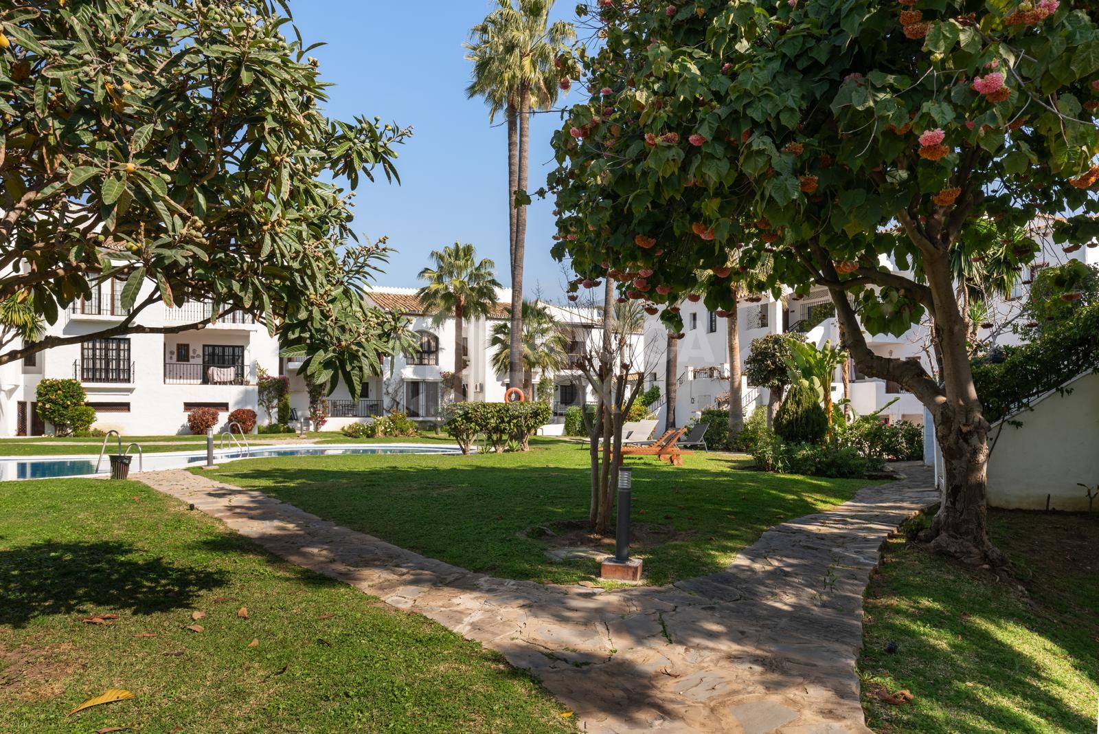 Stylish 3-Bed Ground-Floor Apartment with Private Garden in Las Cascadas