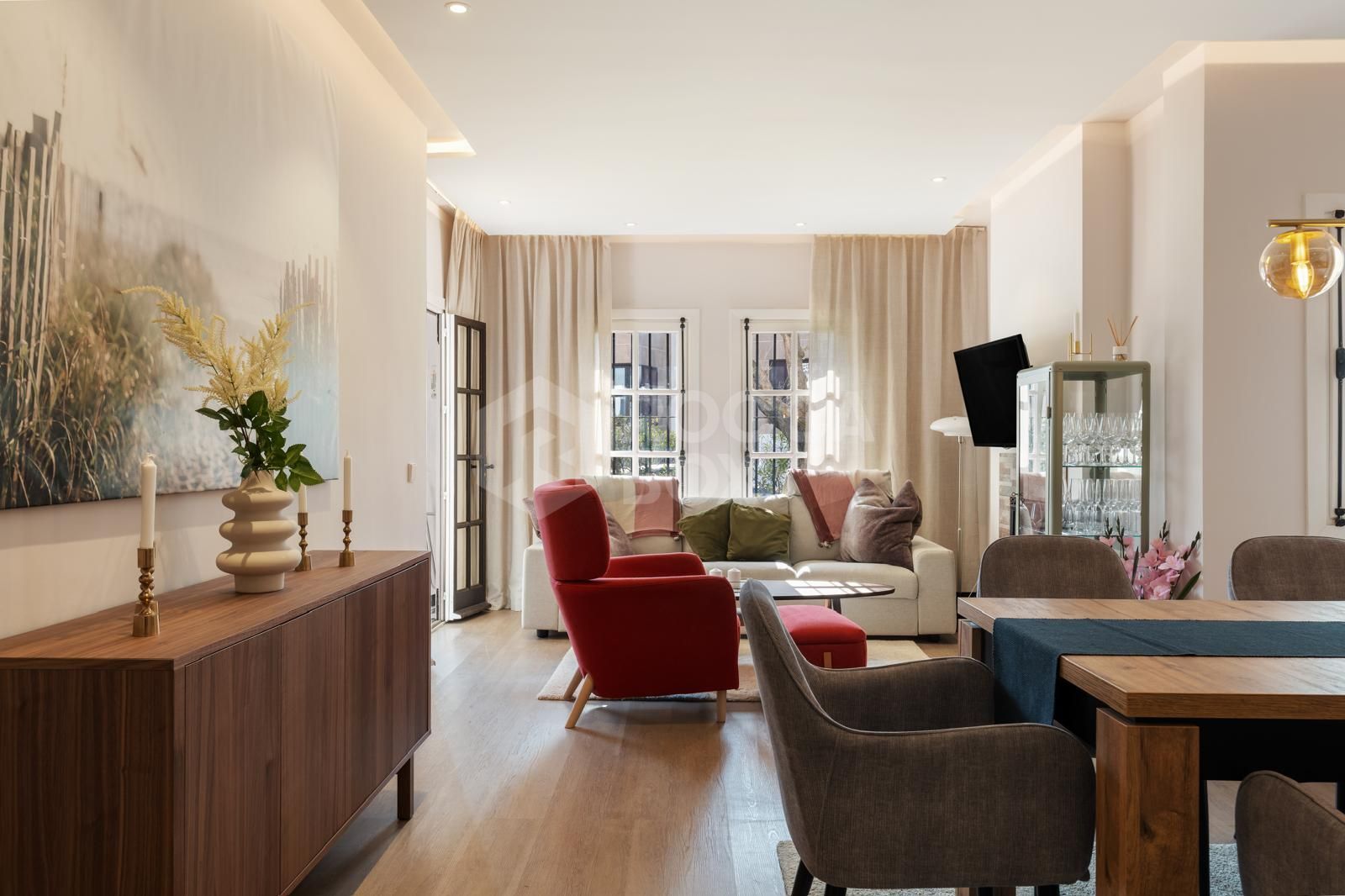 Stylish 3-Bed Ground-Floor Apartment with Private Garden in Las Cascadas