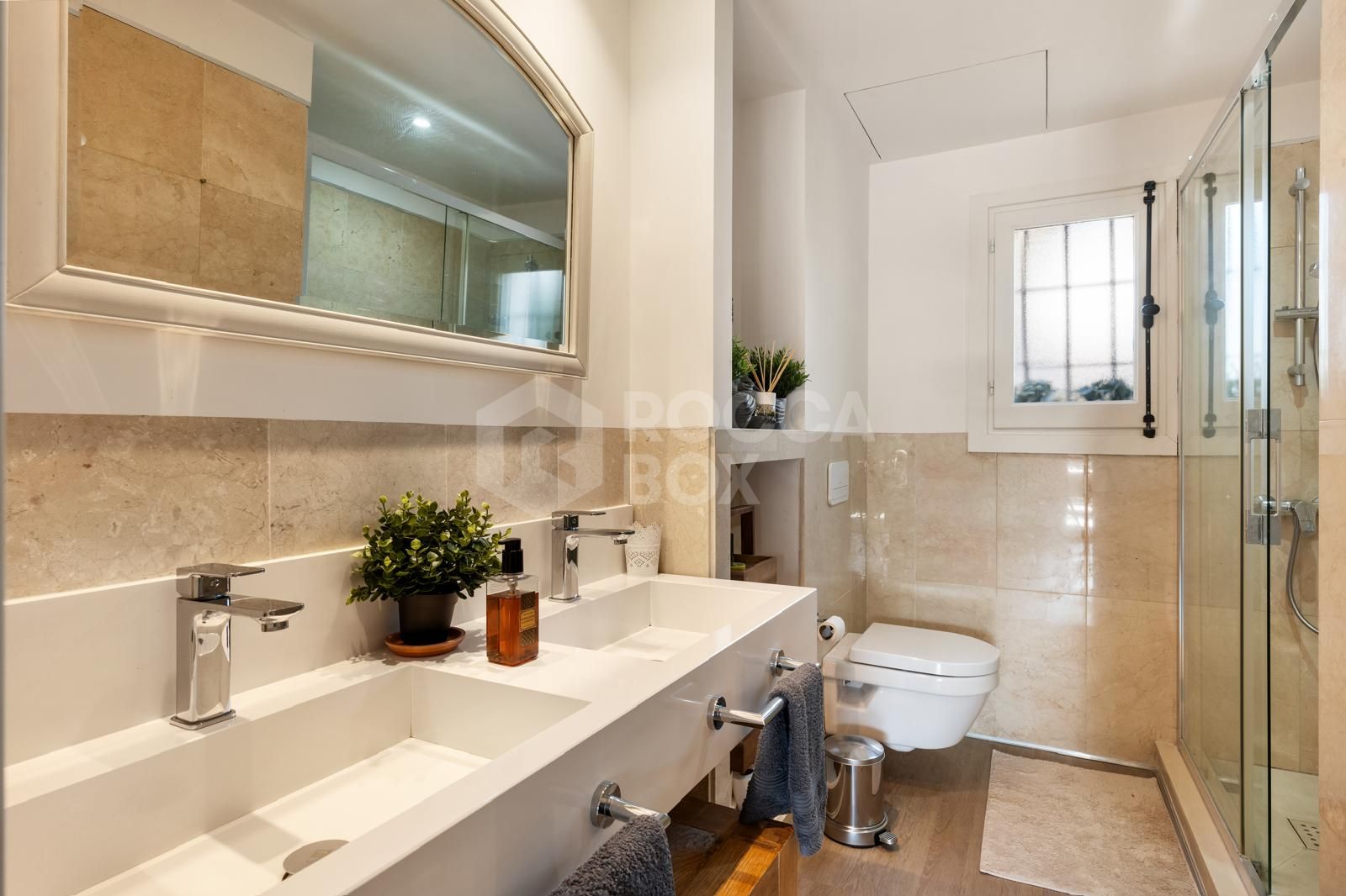 Stylish 3-Bed Ground-Floor Apartment with Private Garden in Las Cascadas