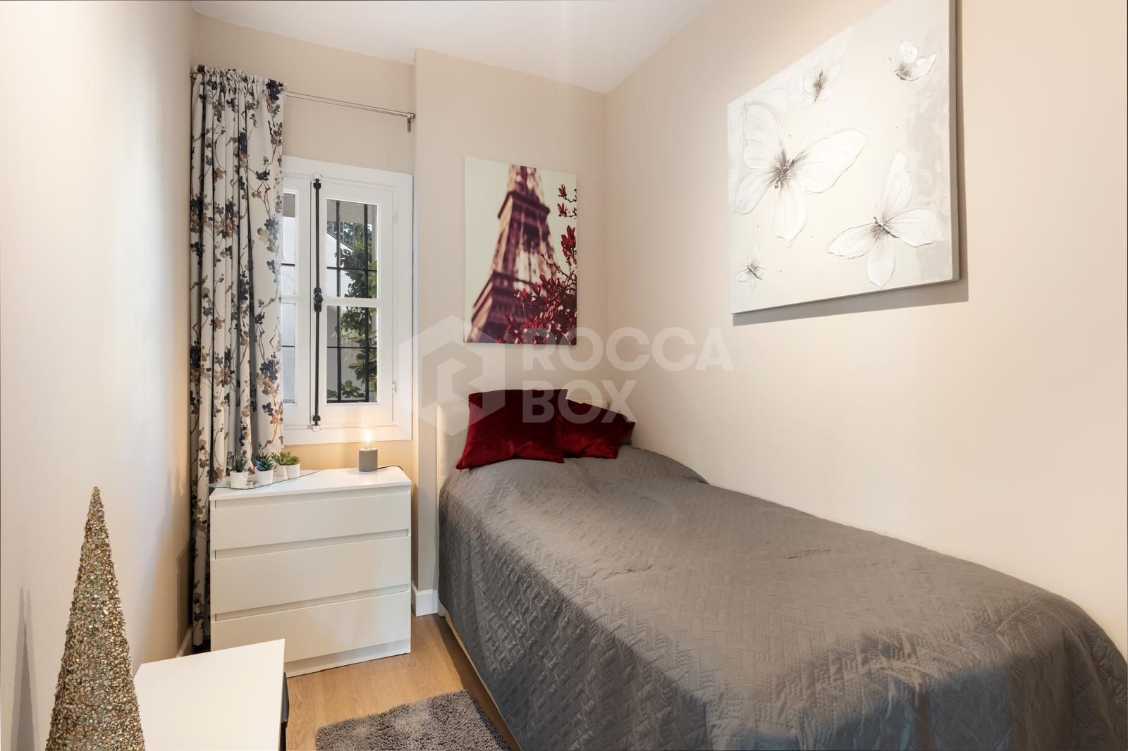 Stylish 3-Bed Ground-Floor Apartment with Private Garden in Las Cascadas