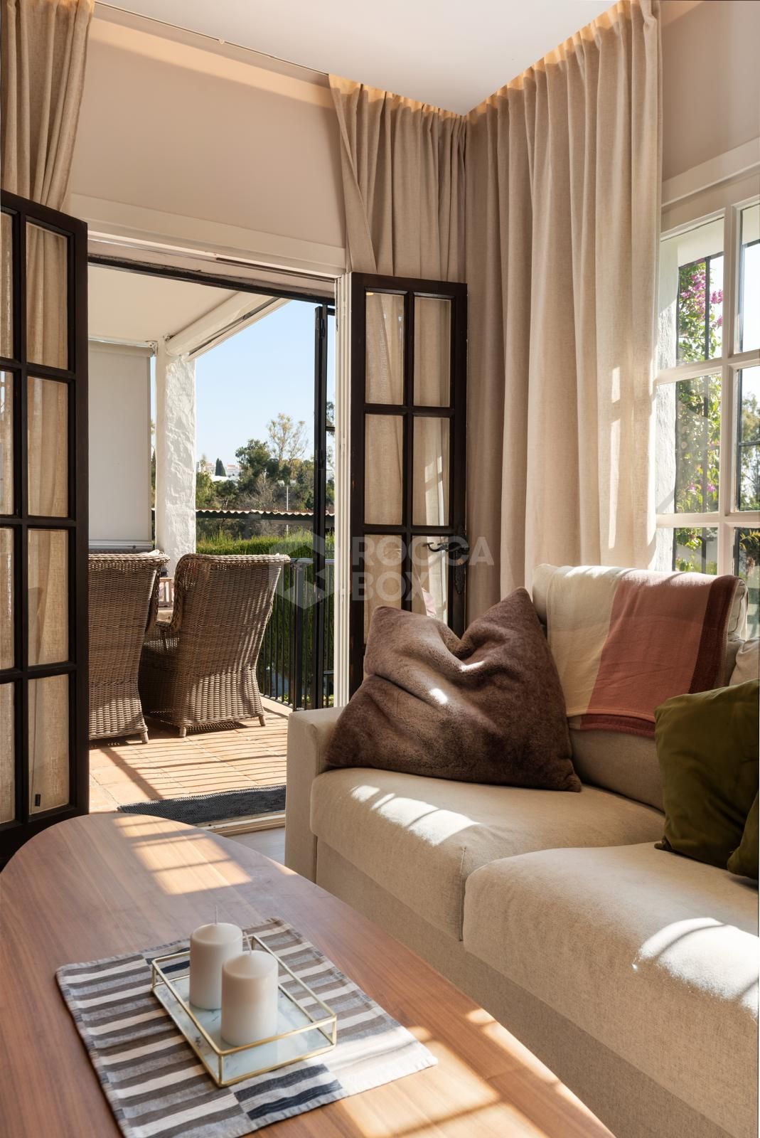 Stylish 3-Bed Ground-Floor Apartment with Private Garden in Las Cascadas