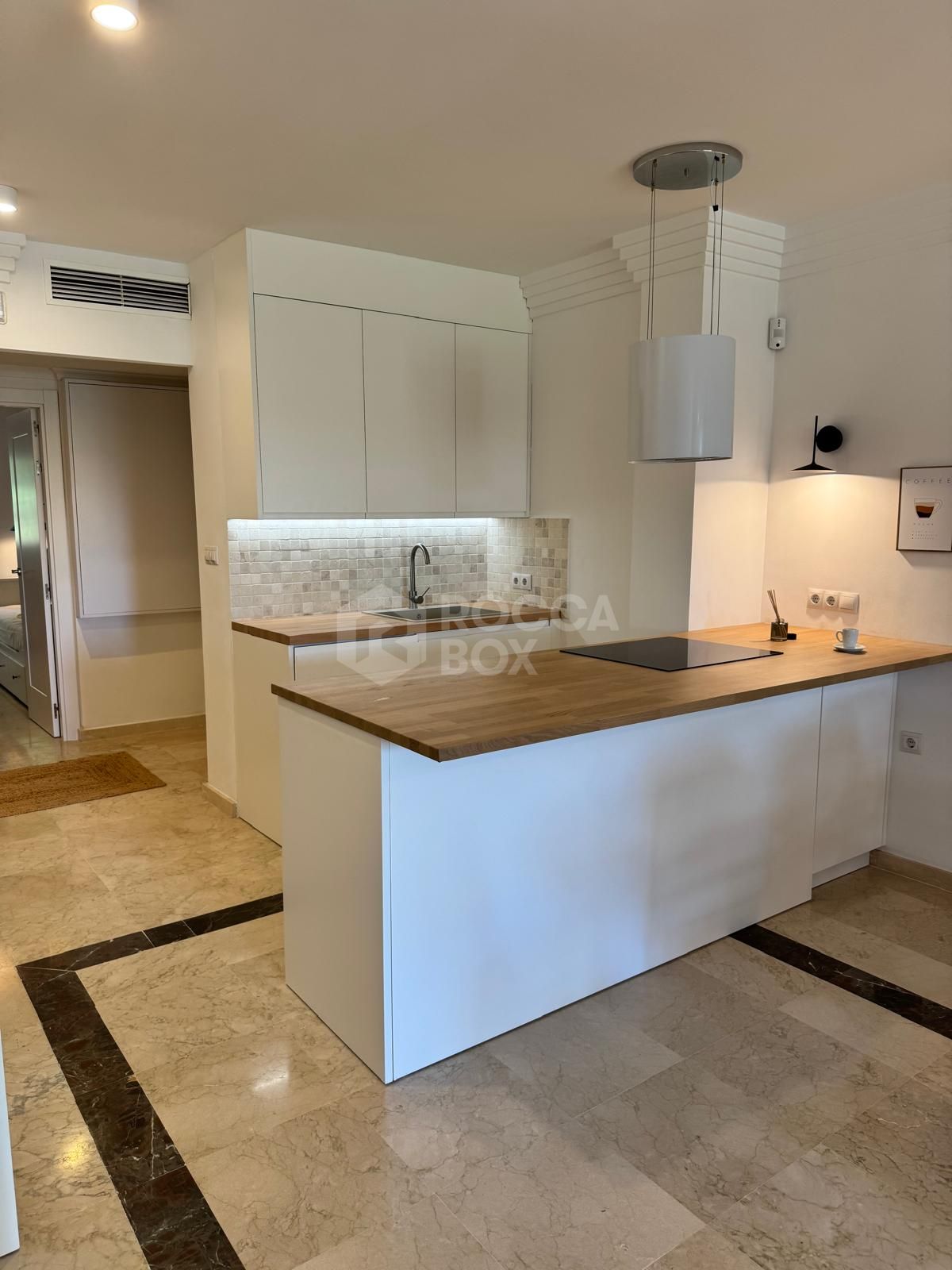 Fully Renovated 3-Bedroom Apartment in Prime Marbella (Río Real)