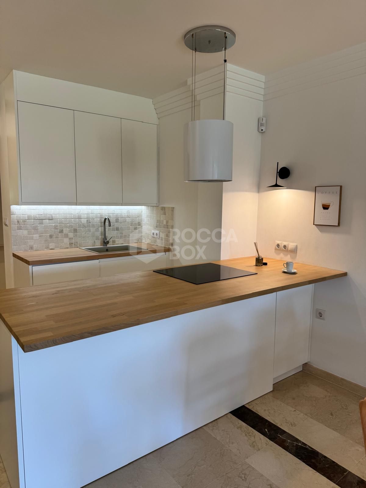 Fully Renovated 3-Bedroom Apartment in Prime Marbella (Río Real)