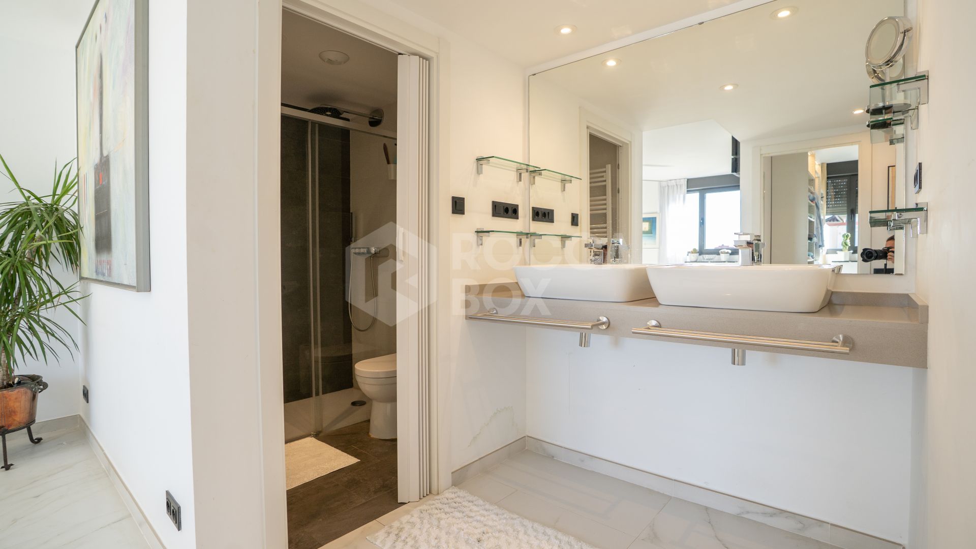 Stunning Luxury Penthouse With Panoramic 360° Views