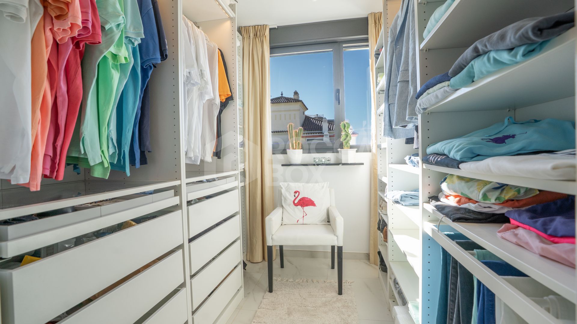 Stunning Luxury Penthouse With Panoramic 360° Views