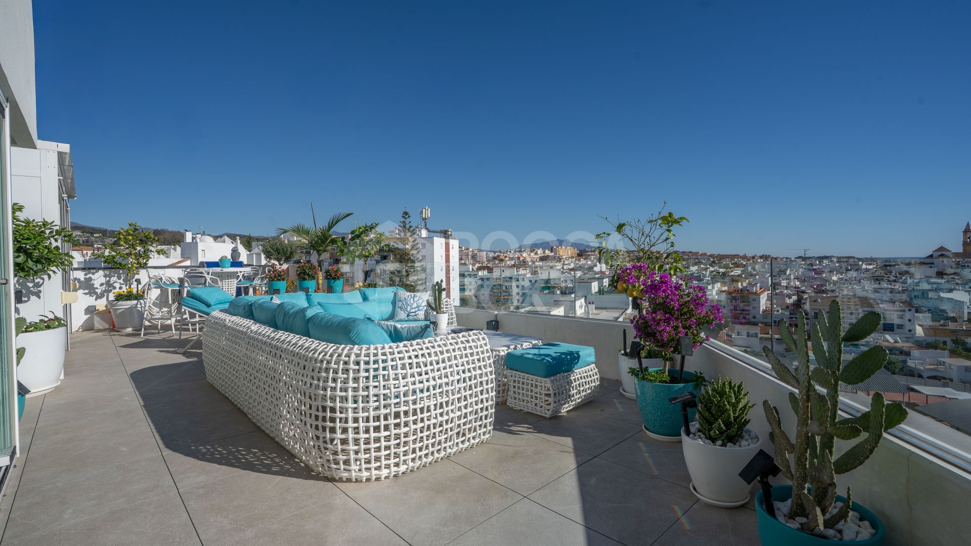 Stunning Luxury Penthouse With Panoramic 360° Views