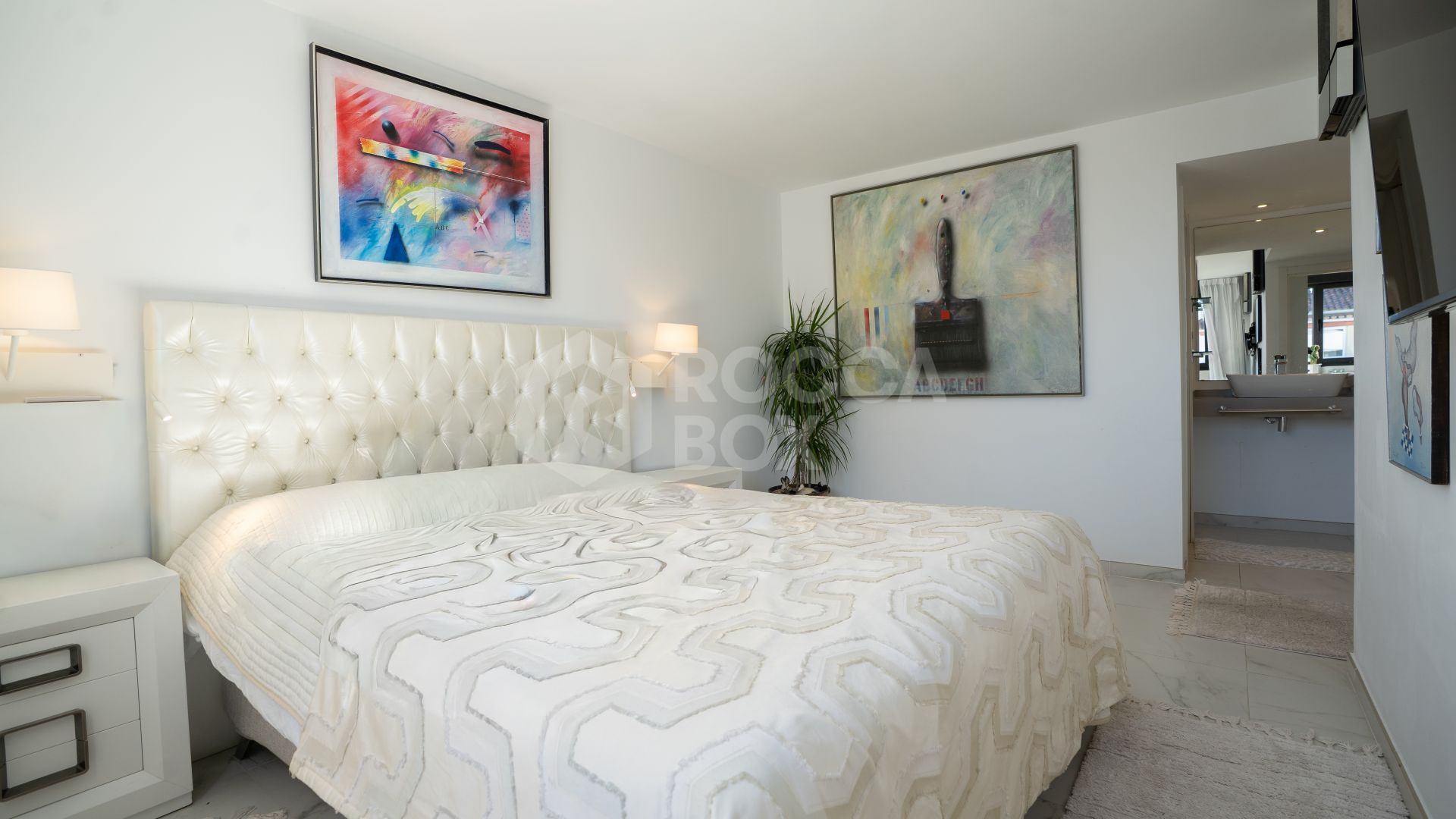 Stunning Luxury Penthouse With Panoramic 360° Views