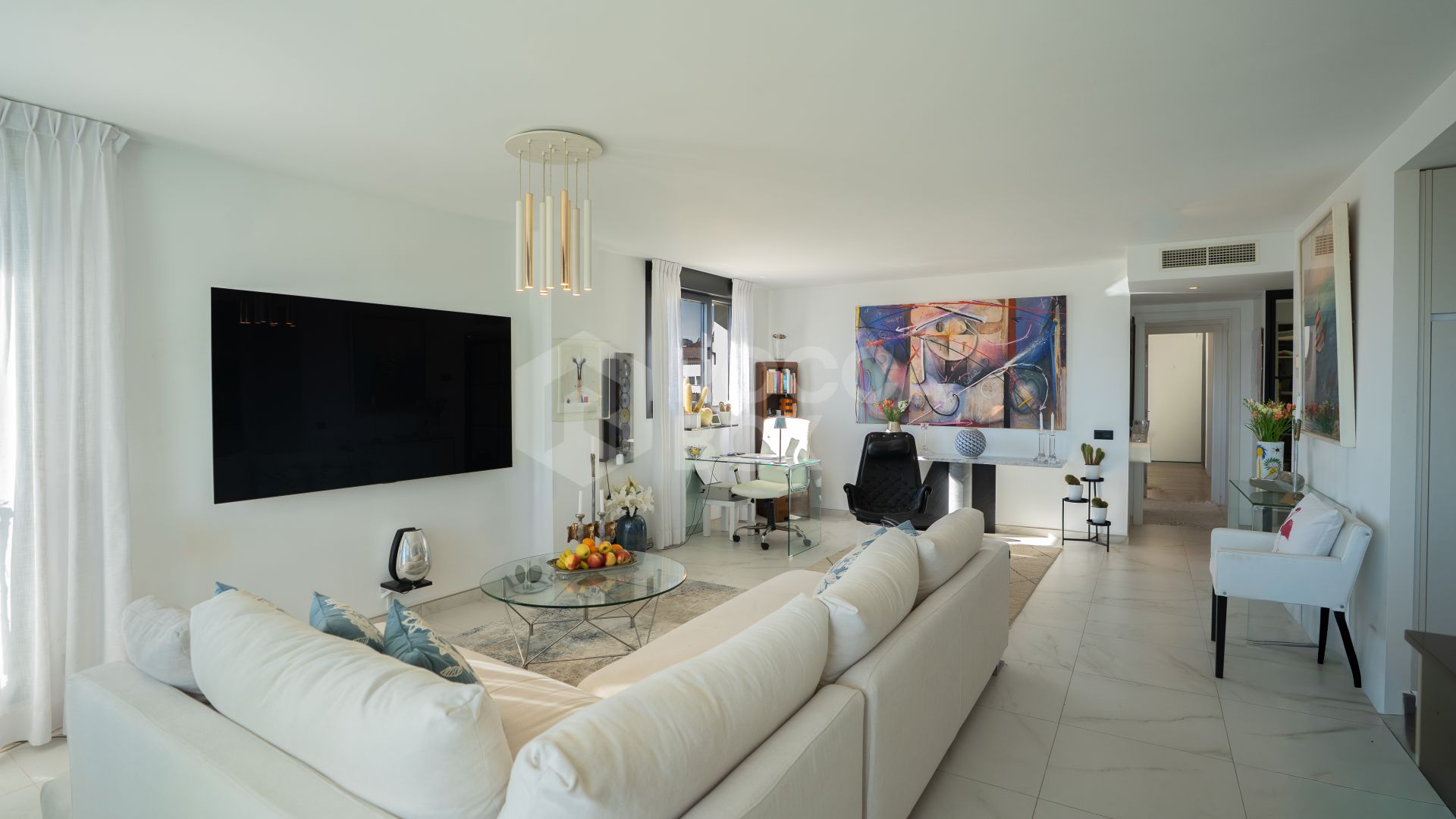 Stunning Luxury Penthouse With Panoramic 360° Views