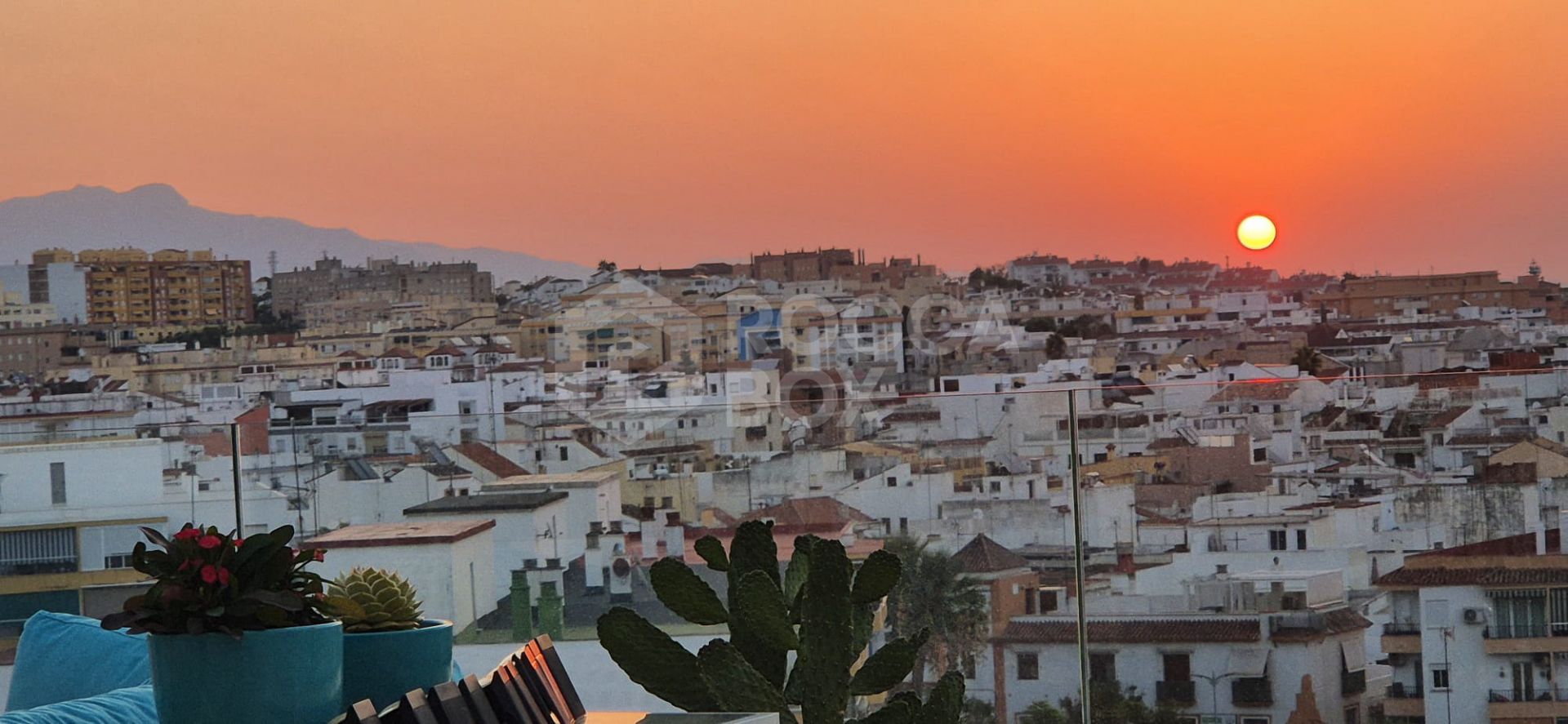 Stunning Luxury Penthouse With Panoramic 360° Views