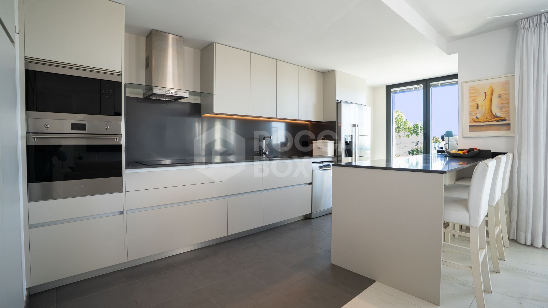 Stunning Luxury Penthouse With Panoramic 360° Views