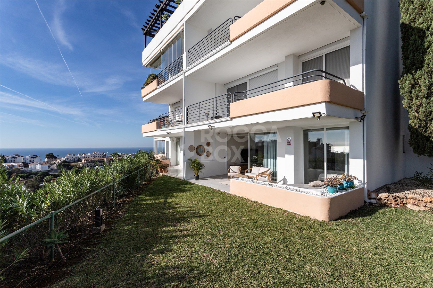 Luxury Frontline Golf Apartment with Panoramic Views and Exceptional Amenities