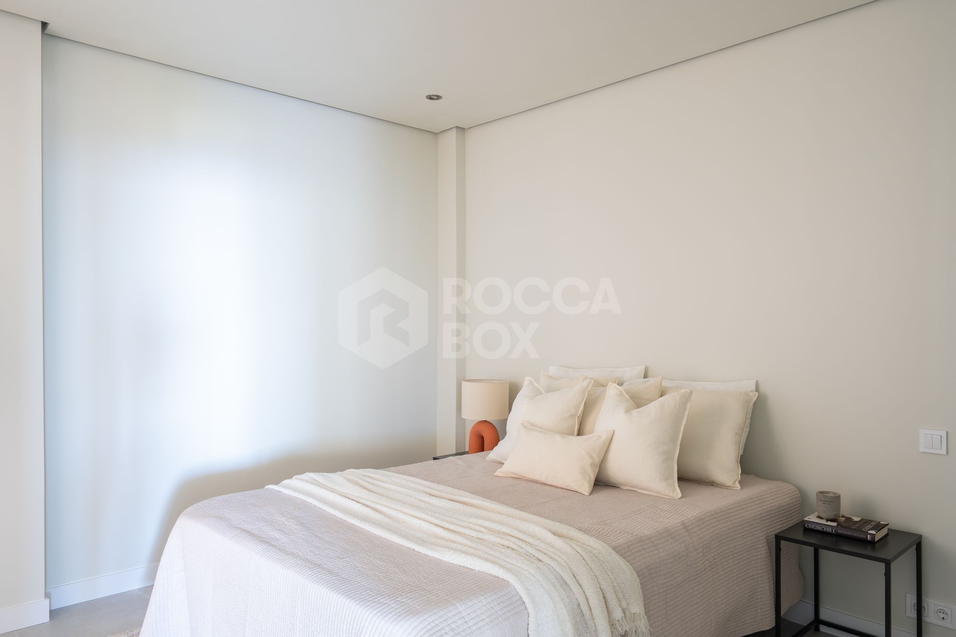 Luxury Frontline Golf Apartment with Panoramic Views and Exceptional Amenities