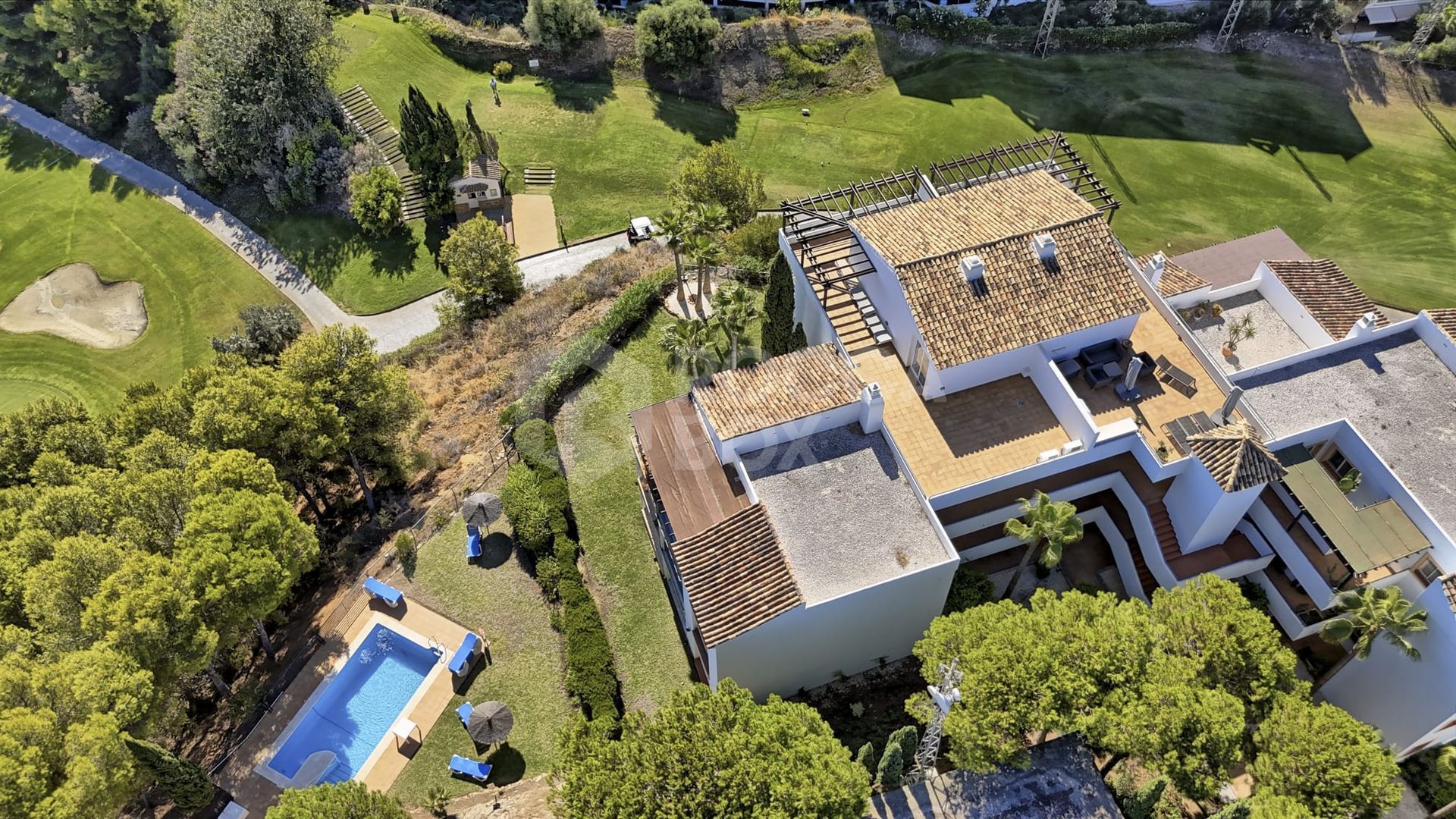 Luxury Frontline Golf Apartment with Panoramic Views and Exceptional Amenities