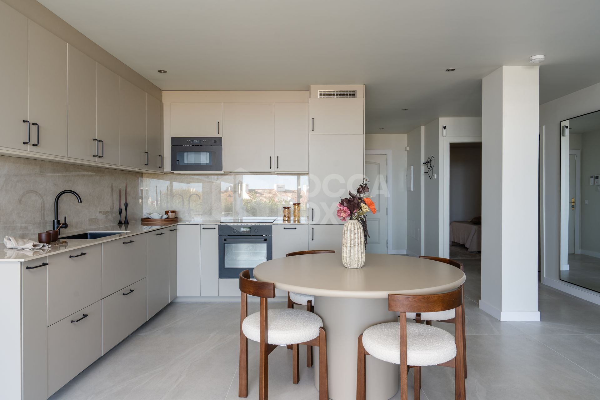 Luxury Frontline Golf Apartment with Panoramic Views and Exceptional Amenities