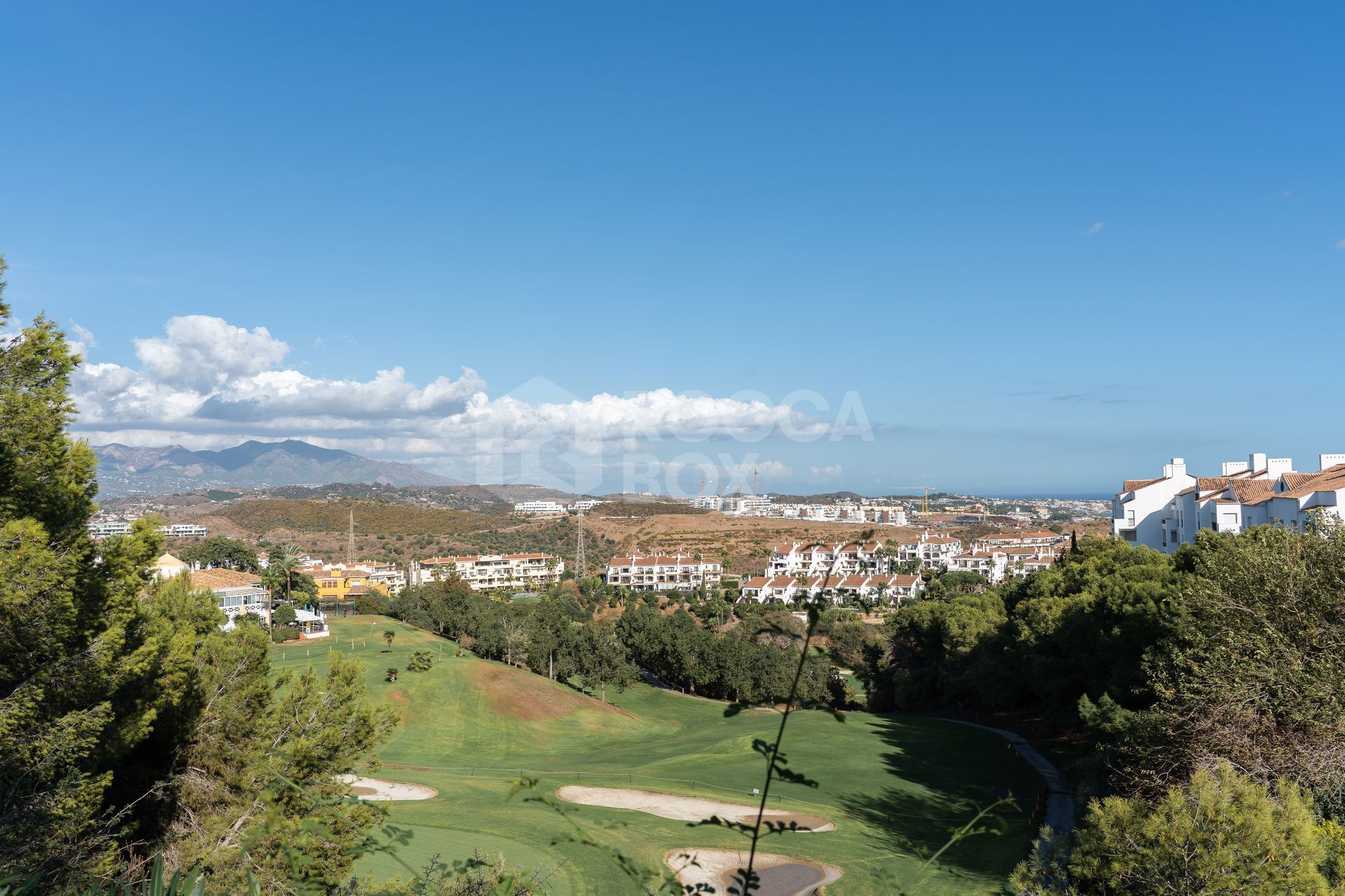 Luxury Frontline Golf Apartment with Panoramic Views and Exceptional Amenities
