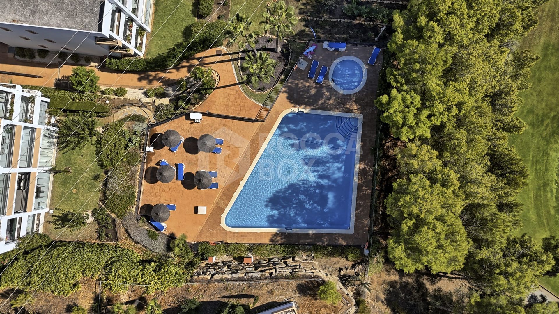 Luxury Frontline Golf Apartment with Panoramic Views and Exceptional Amenities