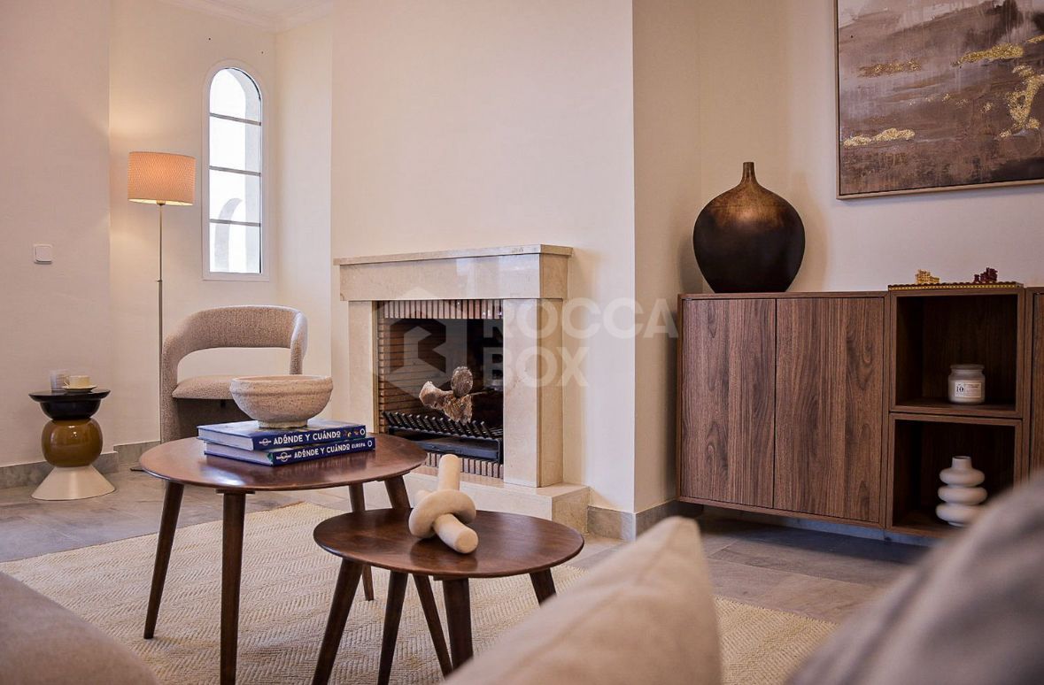 Elegant Two-Bedroom Apartment with Panoramic Views in Señorio de Aloha