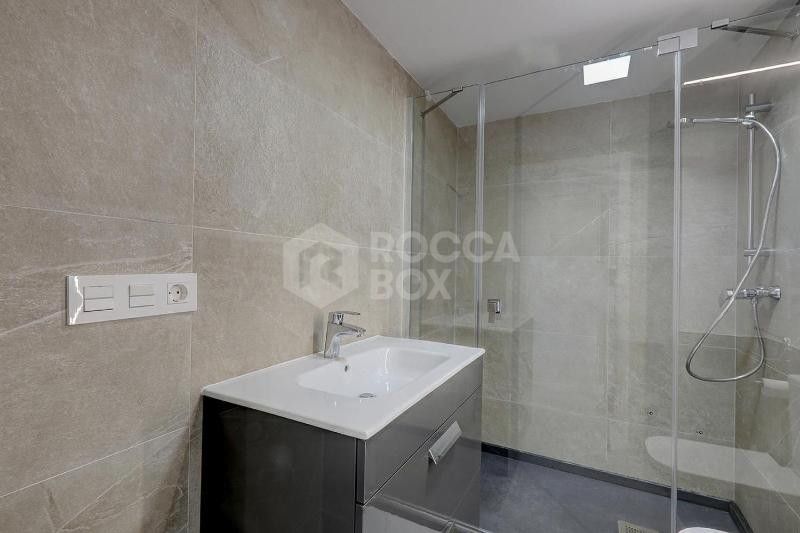 Exclusive apartment with panoramic views of the Mediterranean and the mountain