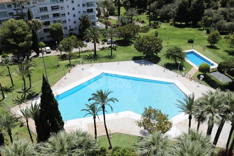 Exclusive apartment with panoramic views of the Mediterranean and the mountain