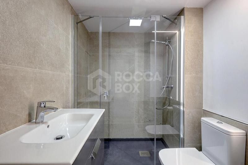 Exclusive apartment with panoramic views of the Mediterranean and the mountain