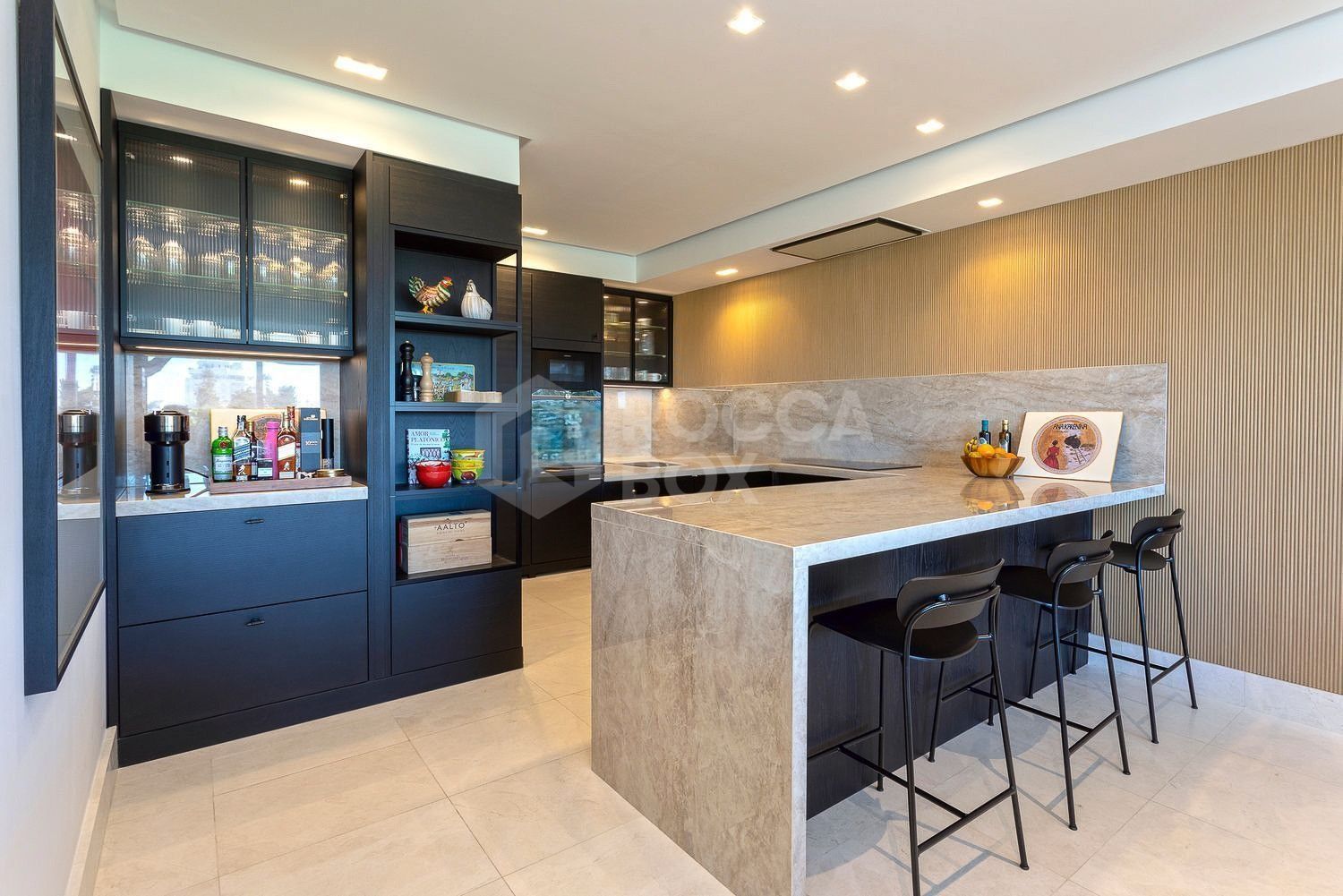 Luxury frontline golf apartment in Guadalmina Alta